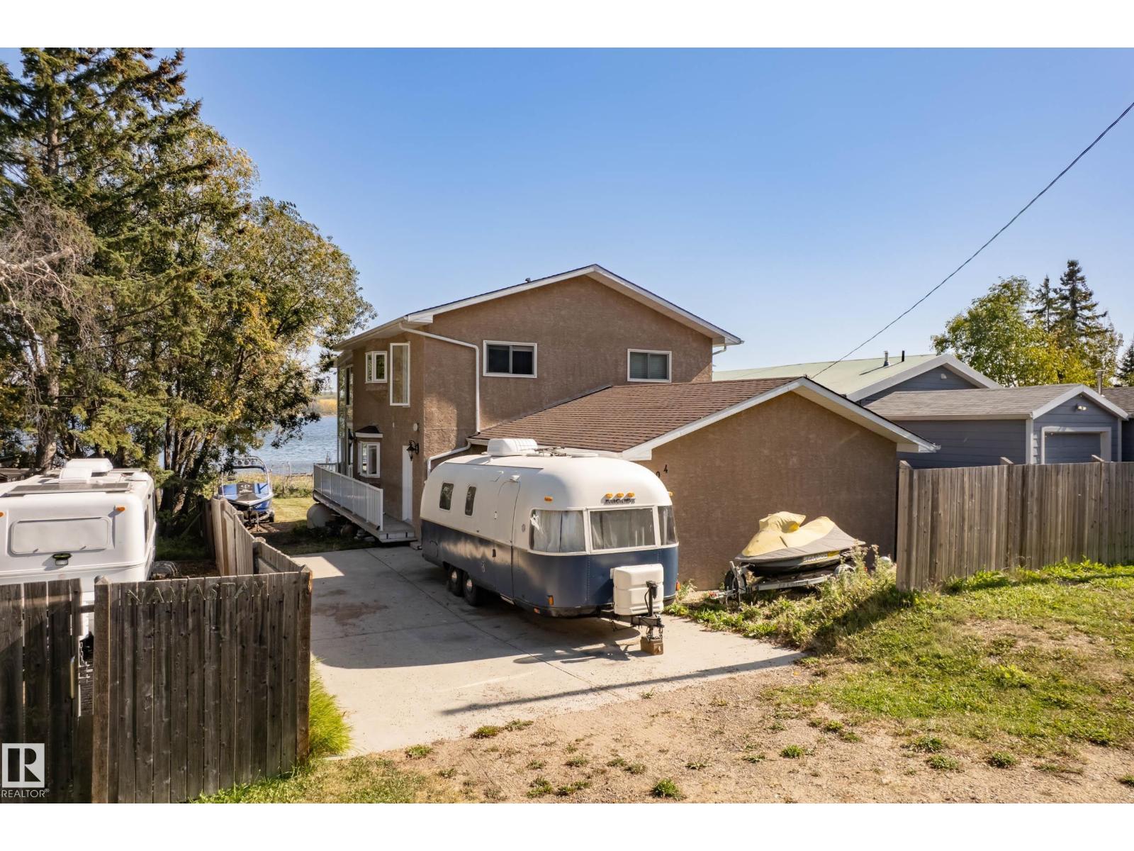 104 BAYVIEW DR, Rural Parkland County