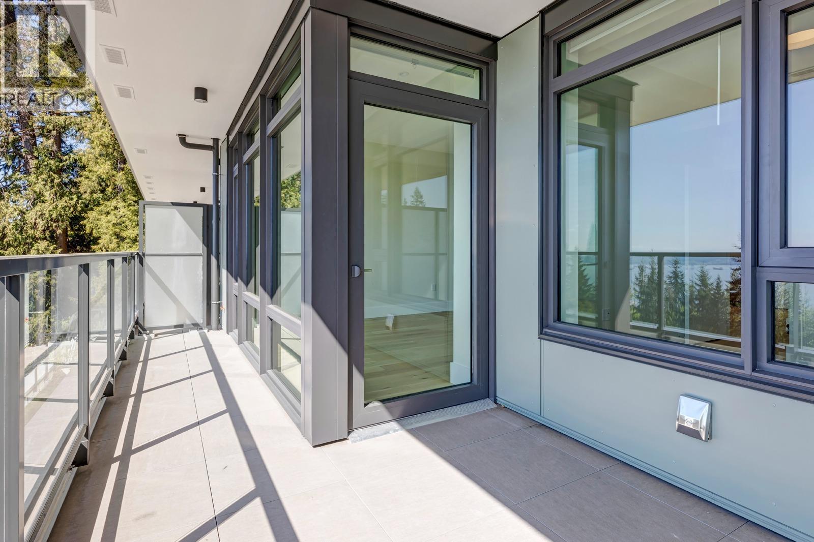 302 3101 BURFIELD PLACE, West Vancouver