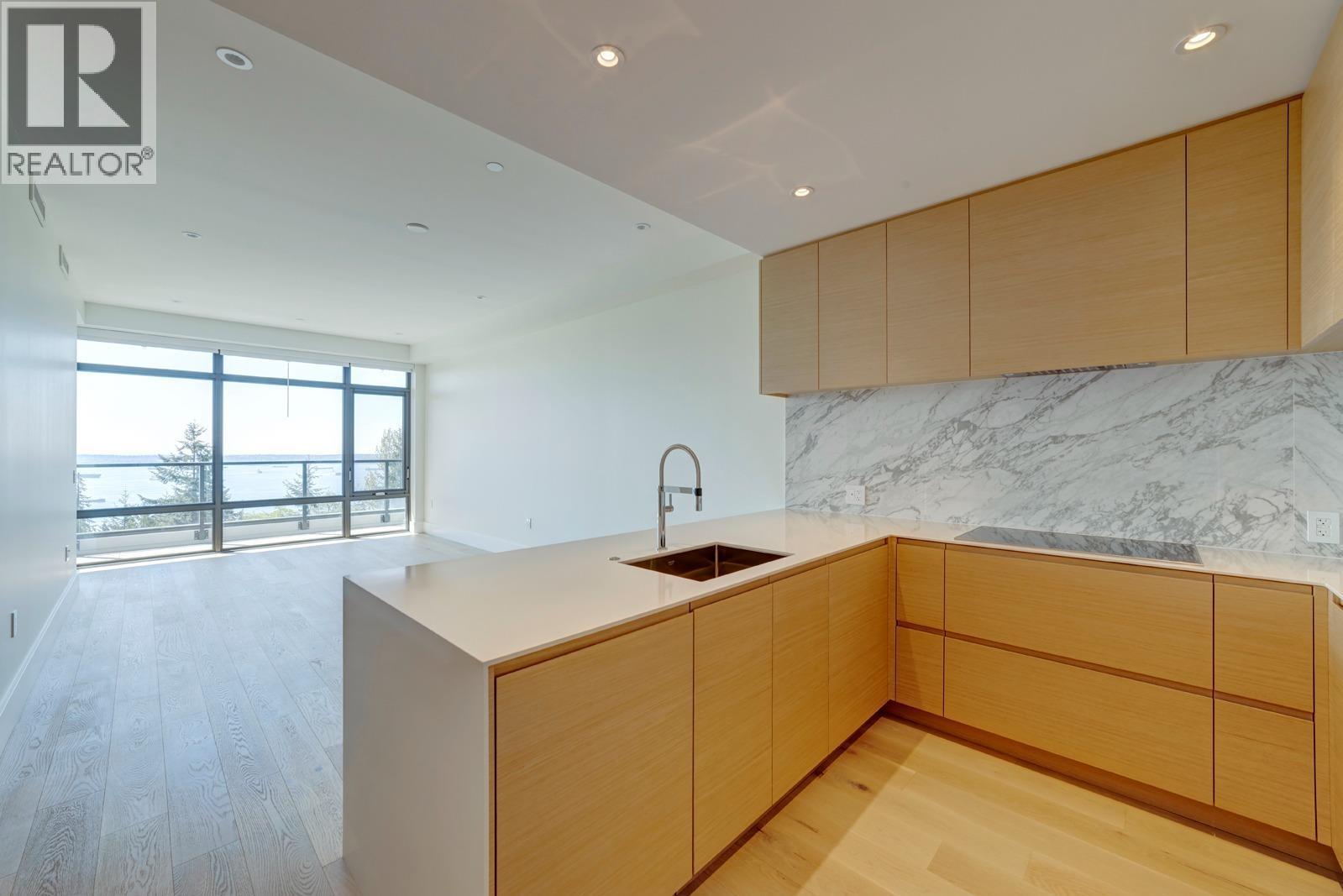 302 3101 BURFIELD PLACE, West Vancouver