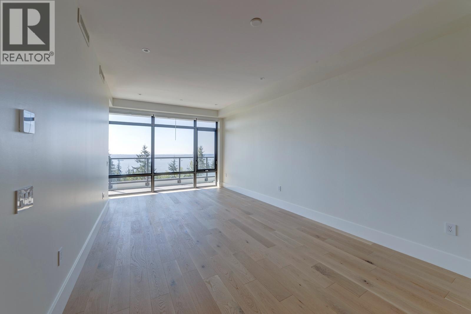 302 3101 BURFIELD PLACE, West Vancouver