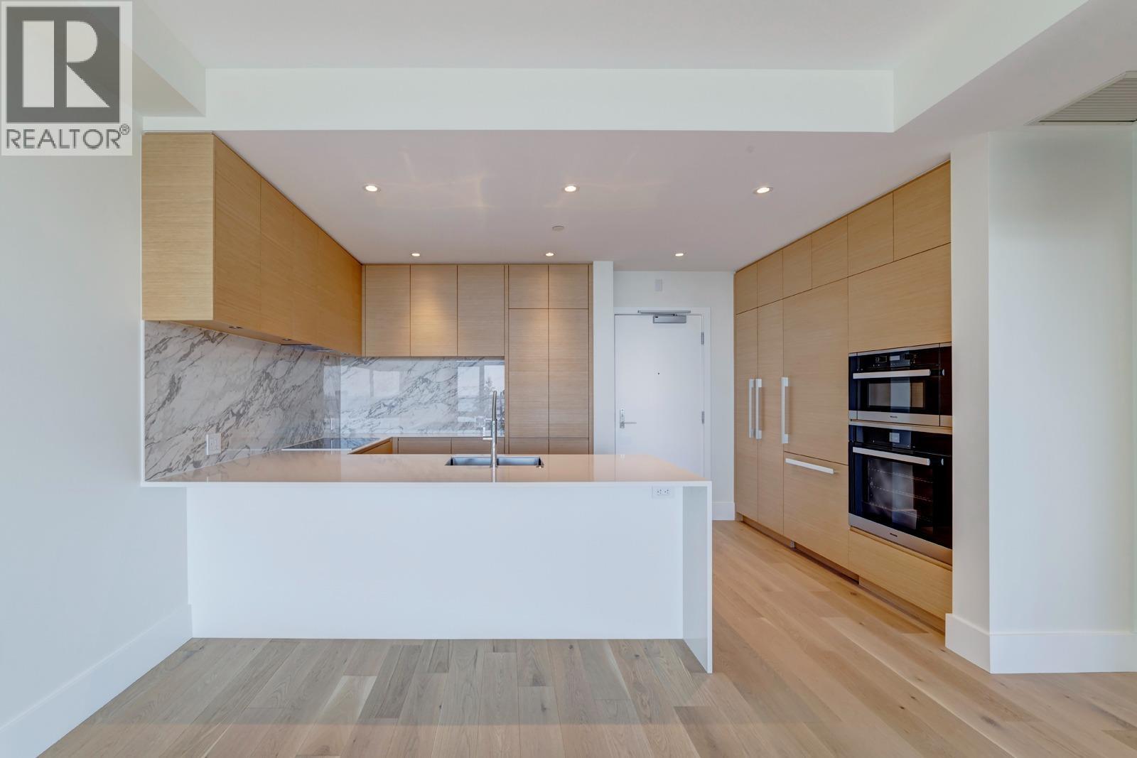 302 3101 BURFIELD PLACE, West Vancouver