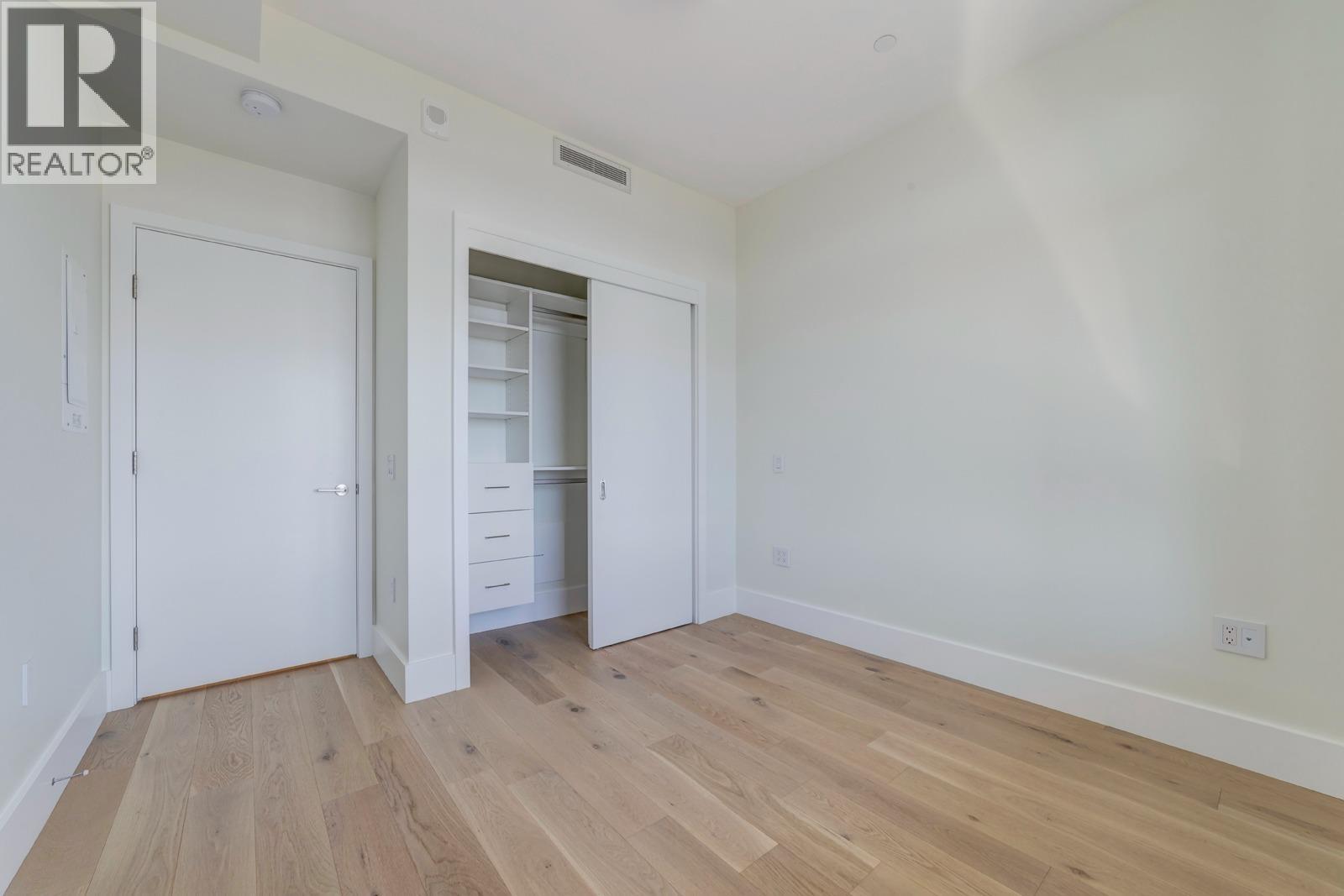 302 3101 BURFIELD PLACE, West Vancouver