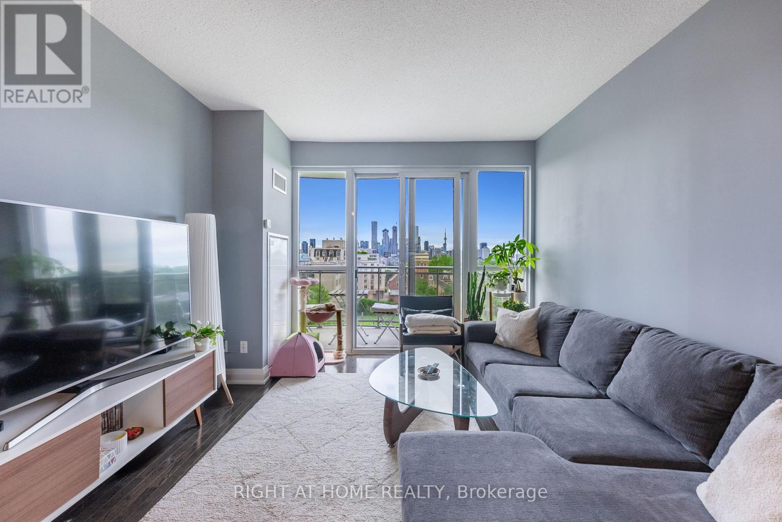 #704 1430 YONGE STREET - 17