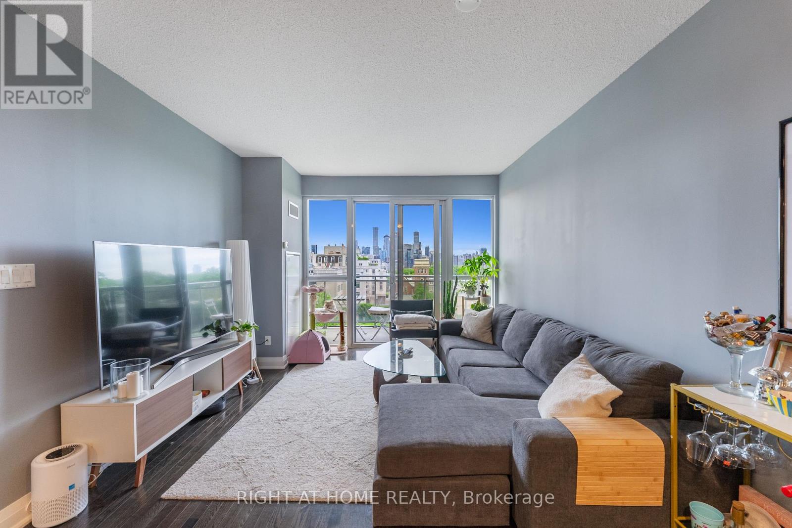 #704 1430 YONGE STREET - 18