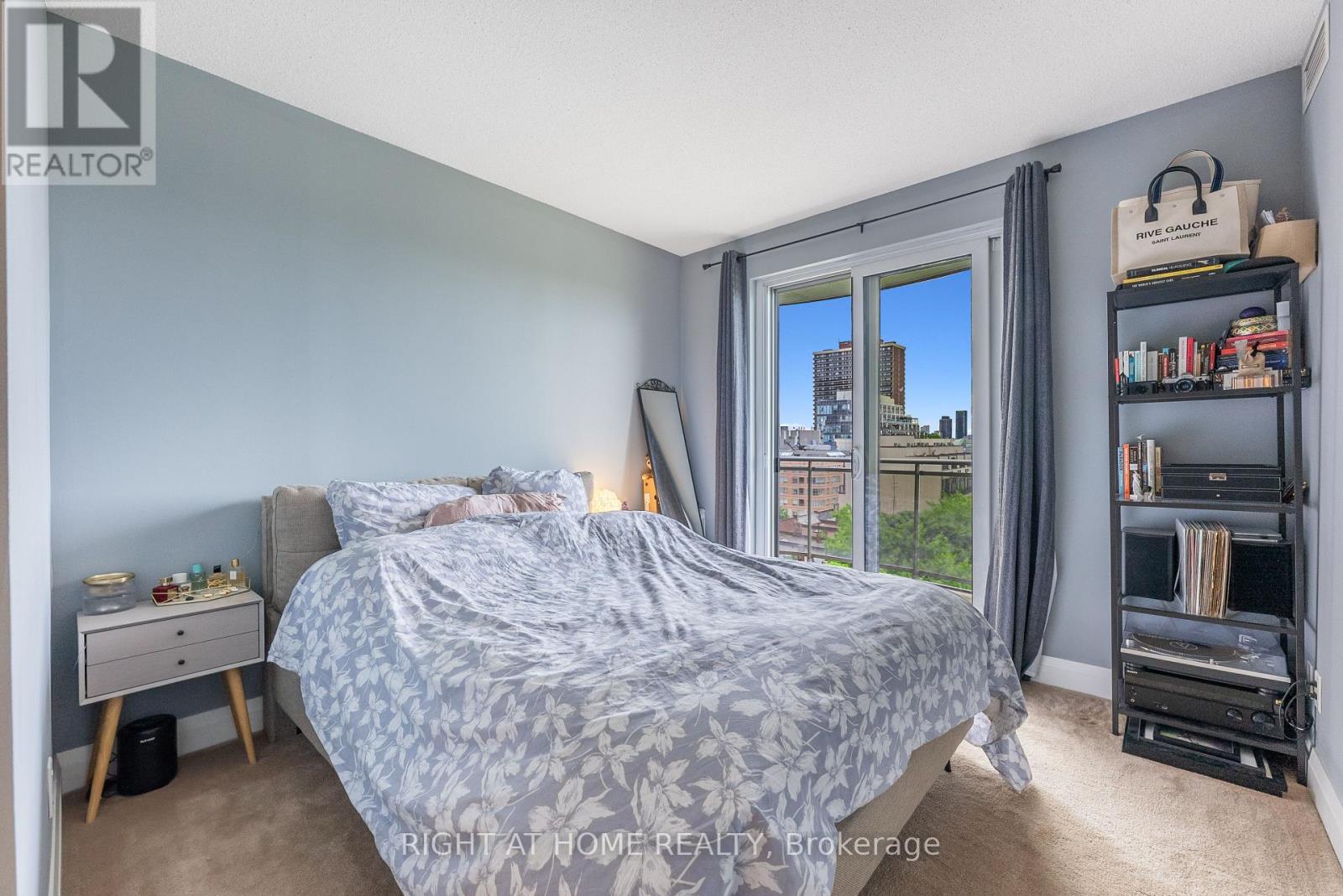 #704 1430 YONGE STREET - 32