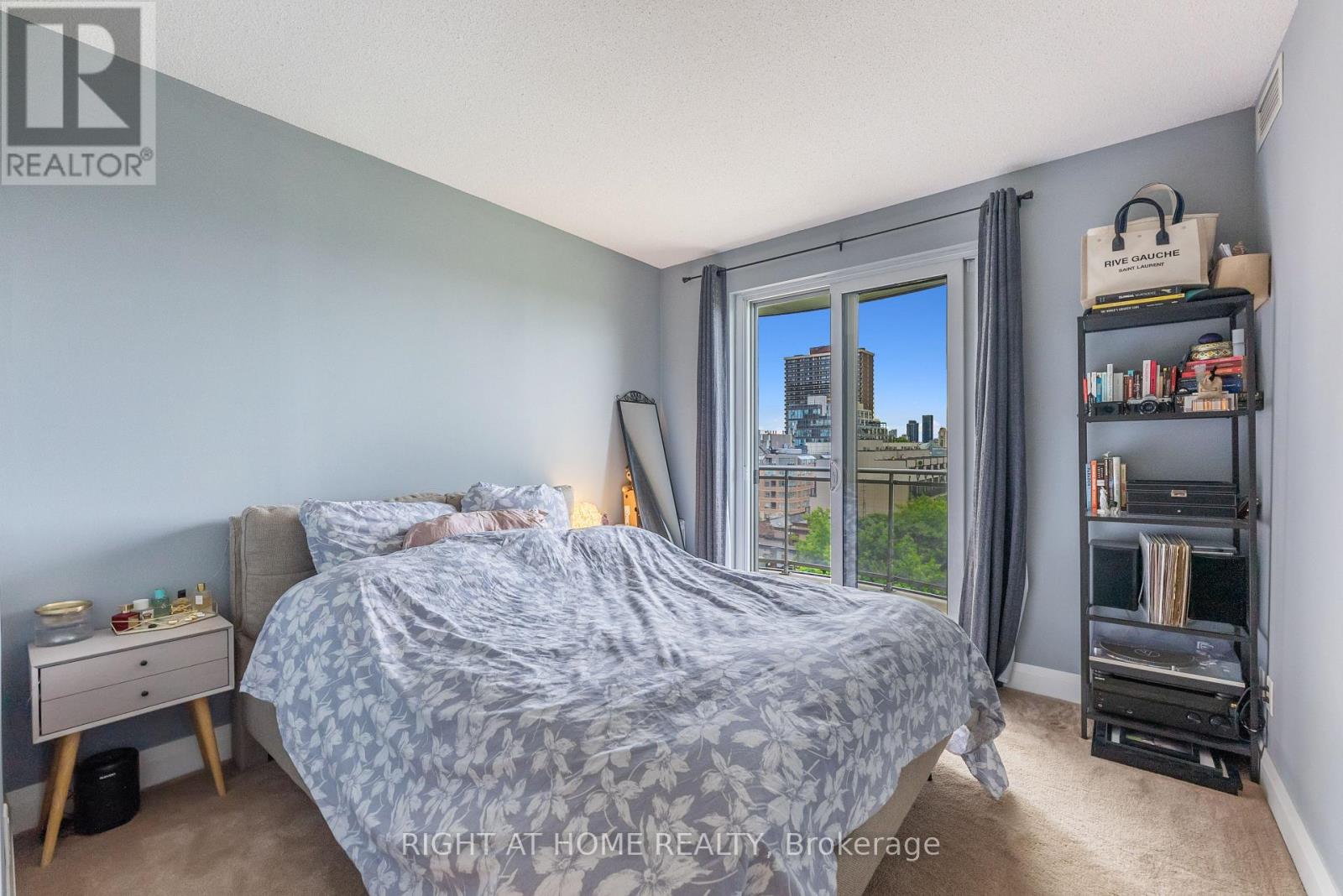 #704 1430 YONGE STREET - 33
