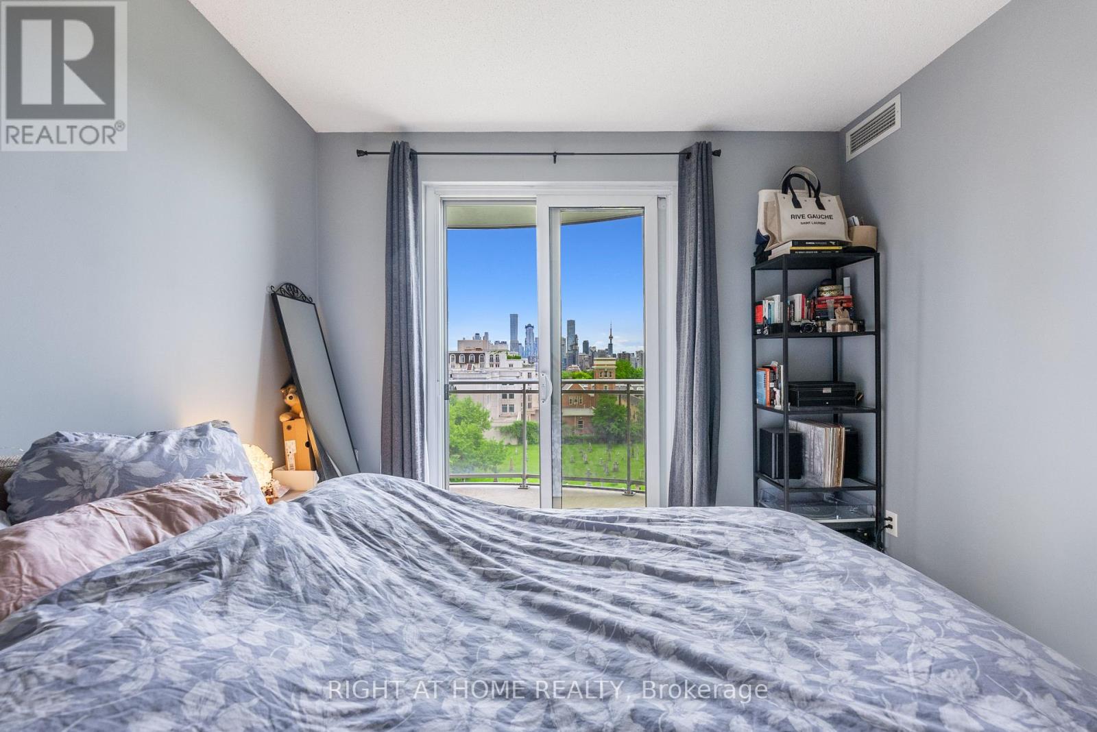 #704 1430 YONGE STREET - 34