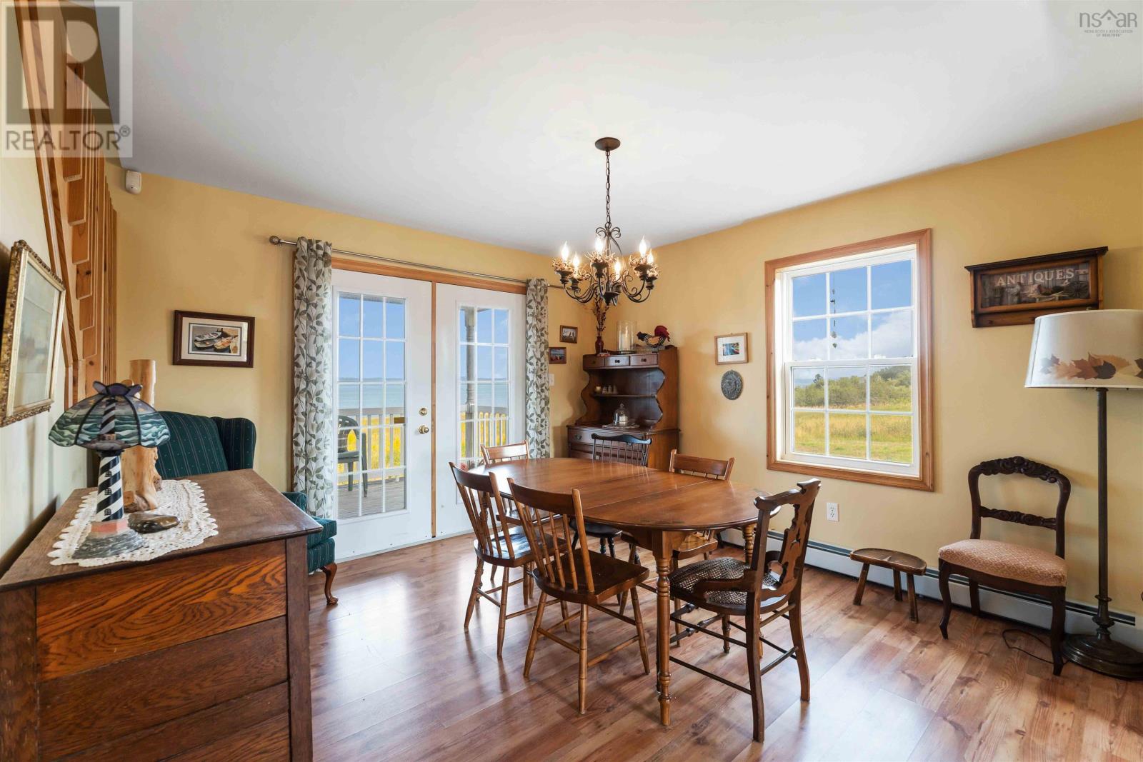 Property 36 of 47 of 885 Fort Point Road