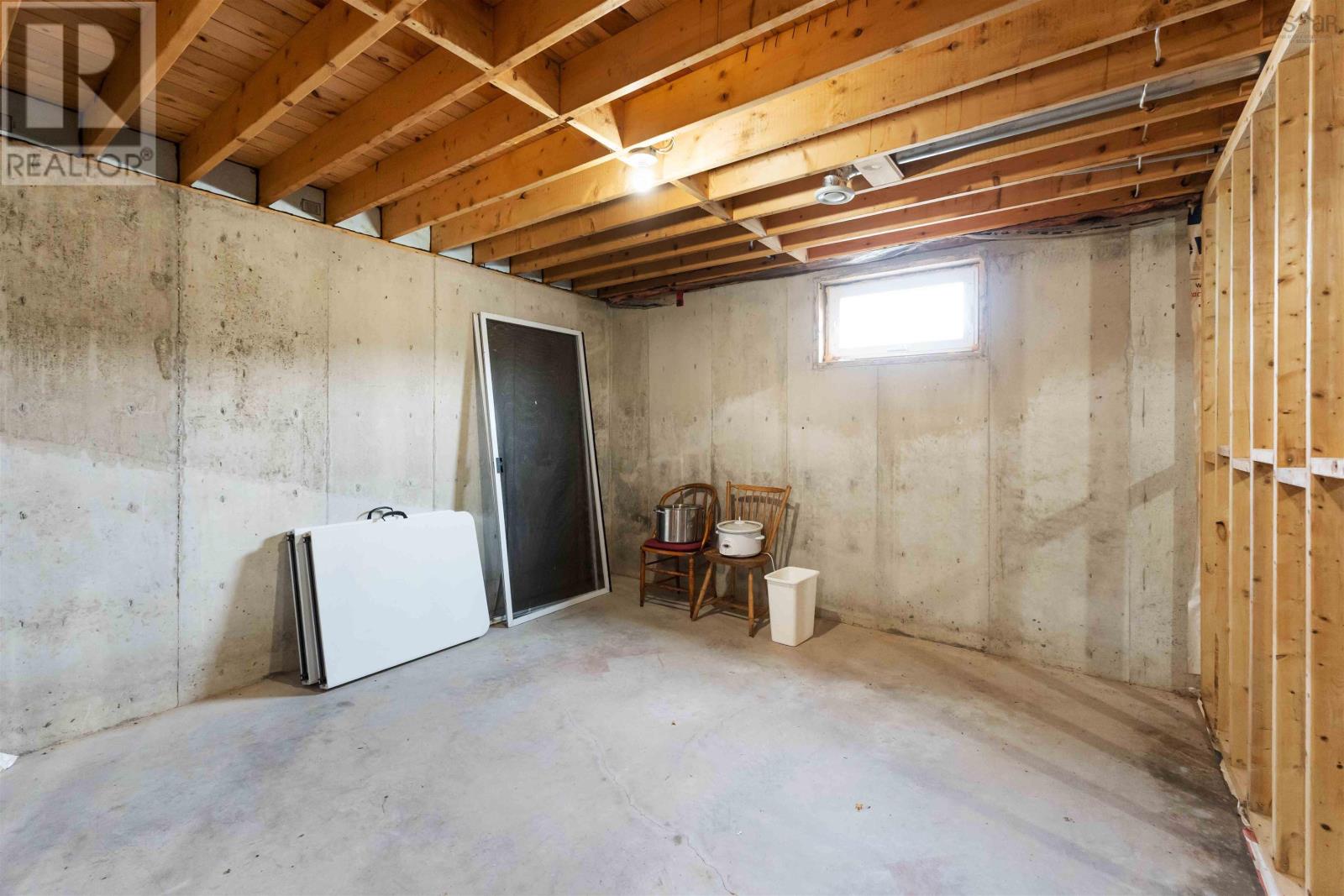 Property 30 of 47 of 885 Fort Point Road