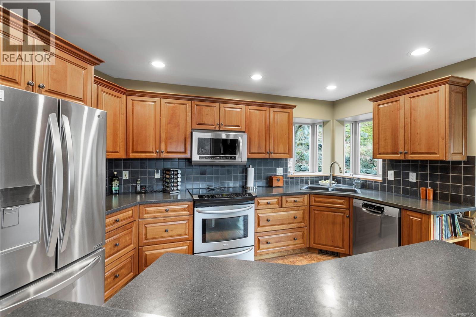 3380 Redden Rd, Nanoose Bay