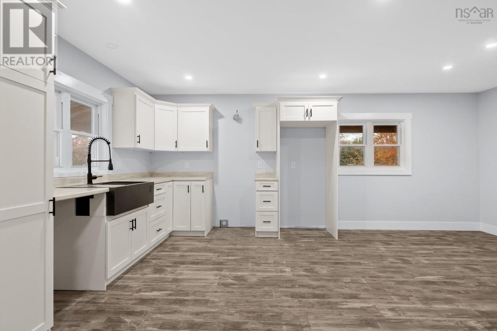 Property 35 of 47 of 914 Maple Avenue