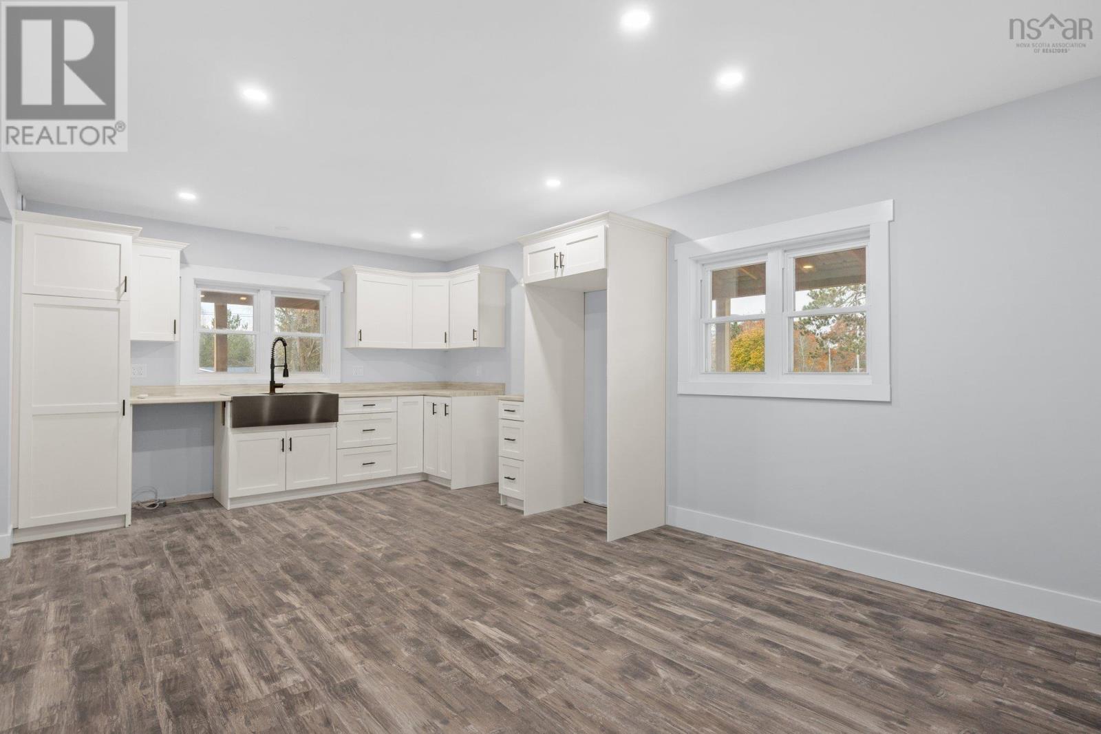 Property 25 of 47 of 914 Maple Avenue