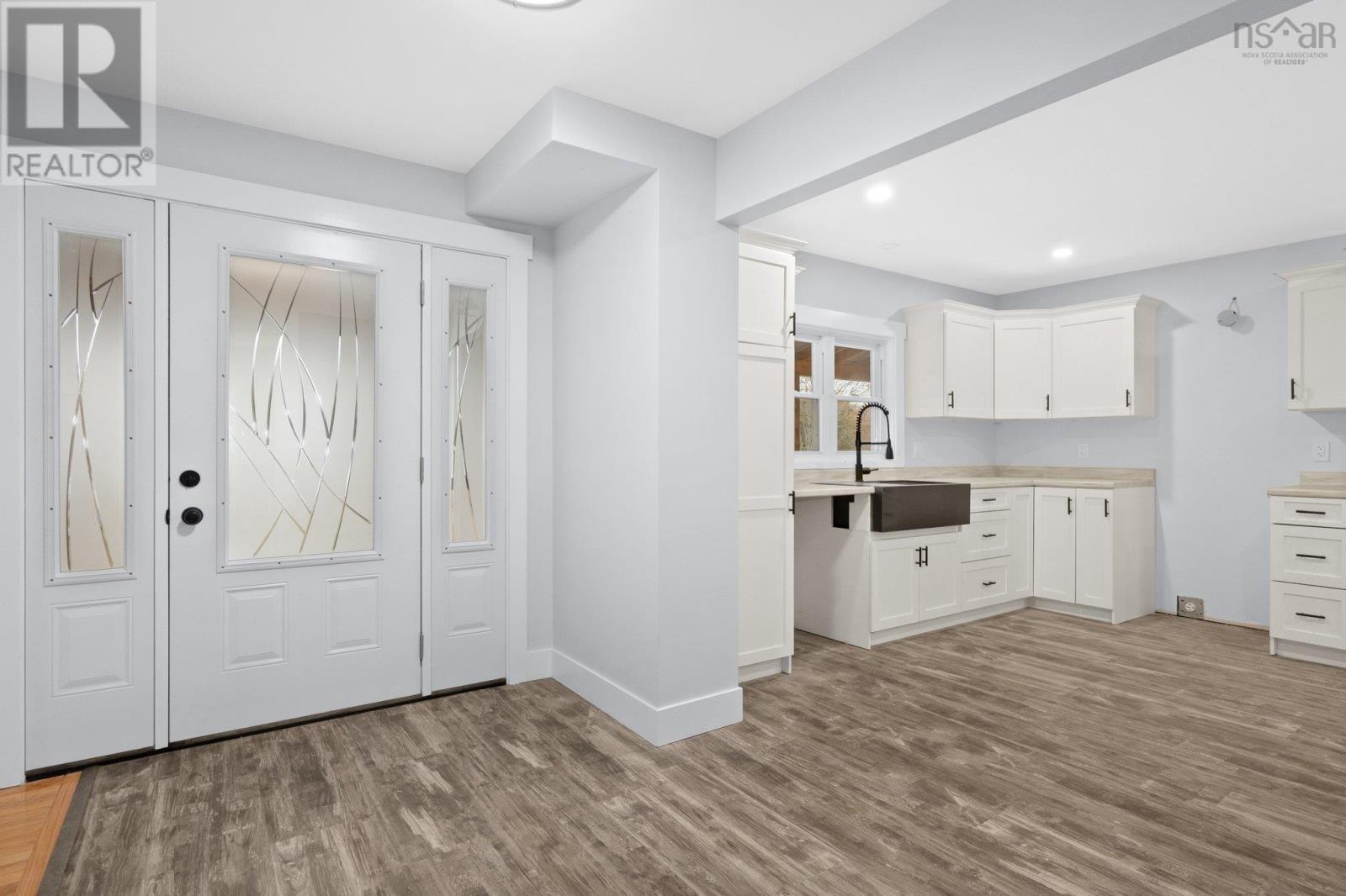 Property 27 of 47 of 914 Maple Avenue