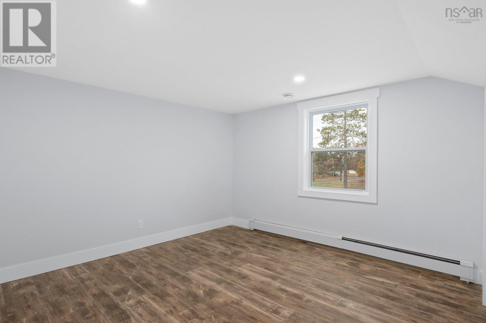 Property 32 of 47 of 914 Maple Avenue