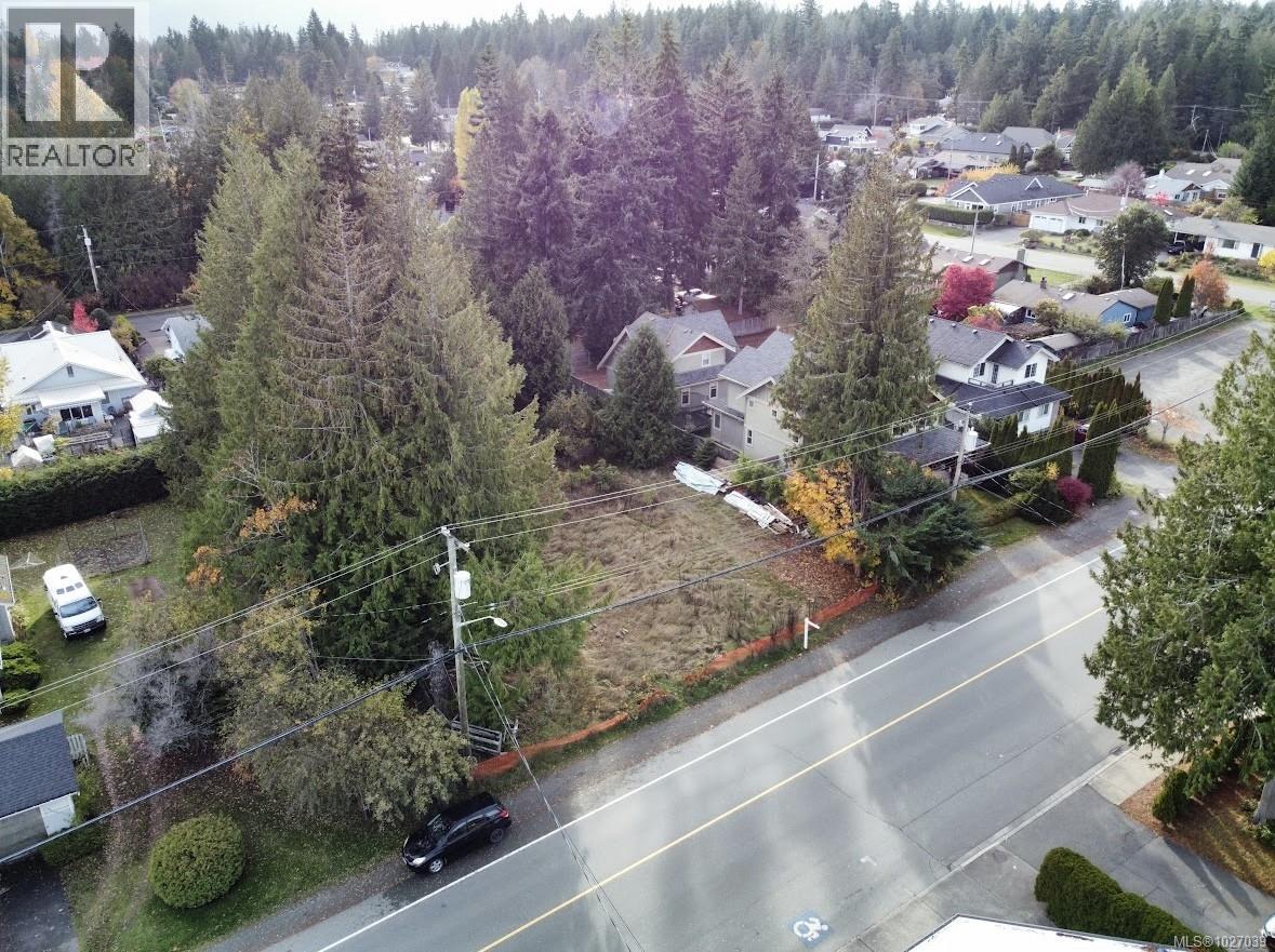 172 Fern Rd W, Qualicum Beach
