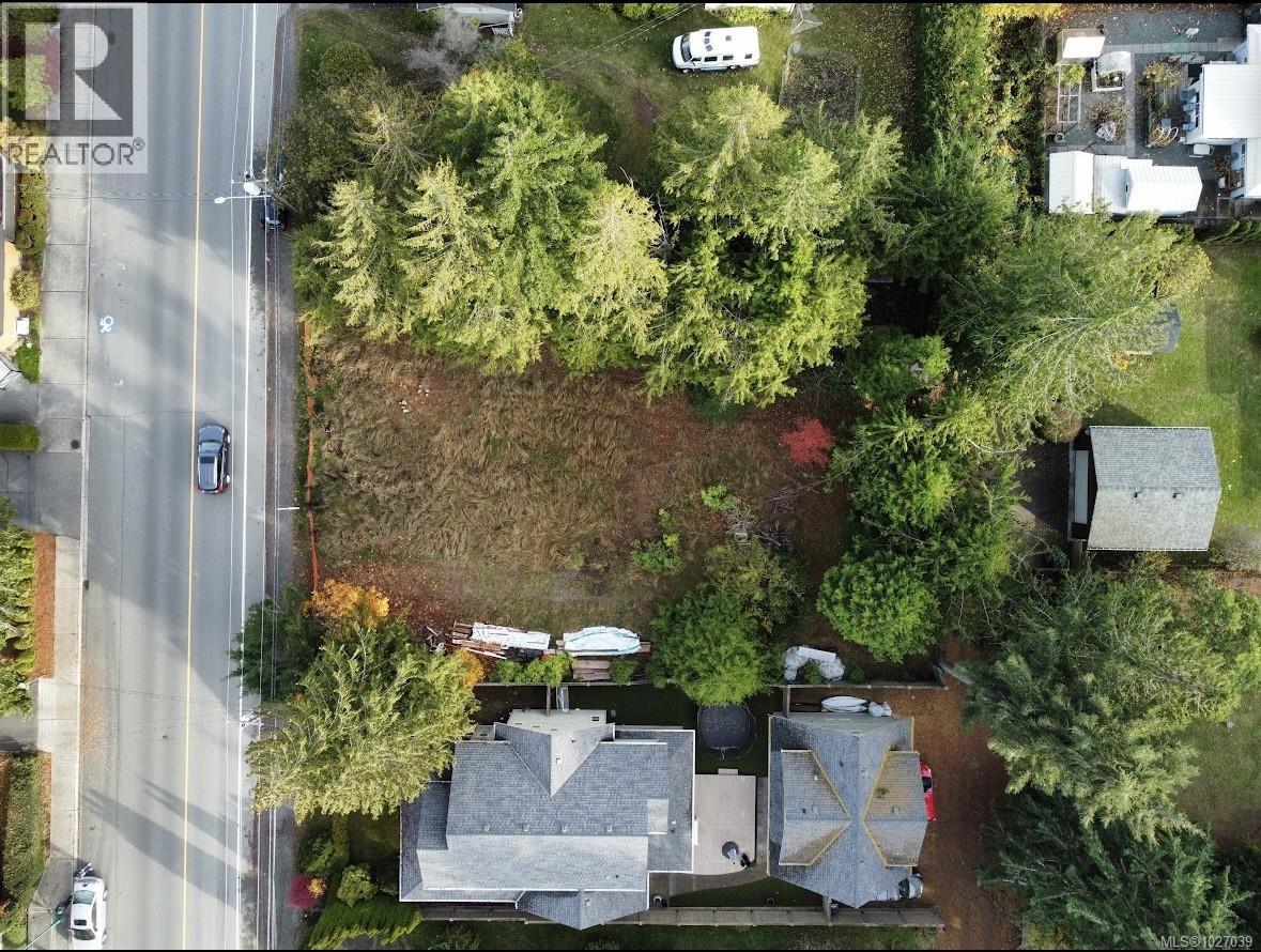 172 Fern Rd W, Qualicum Beach