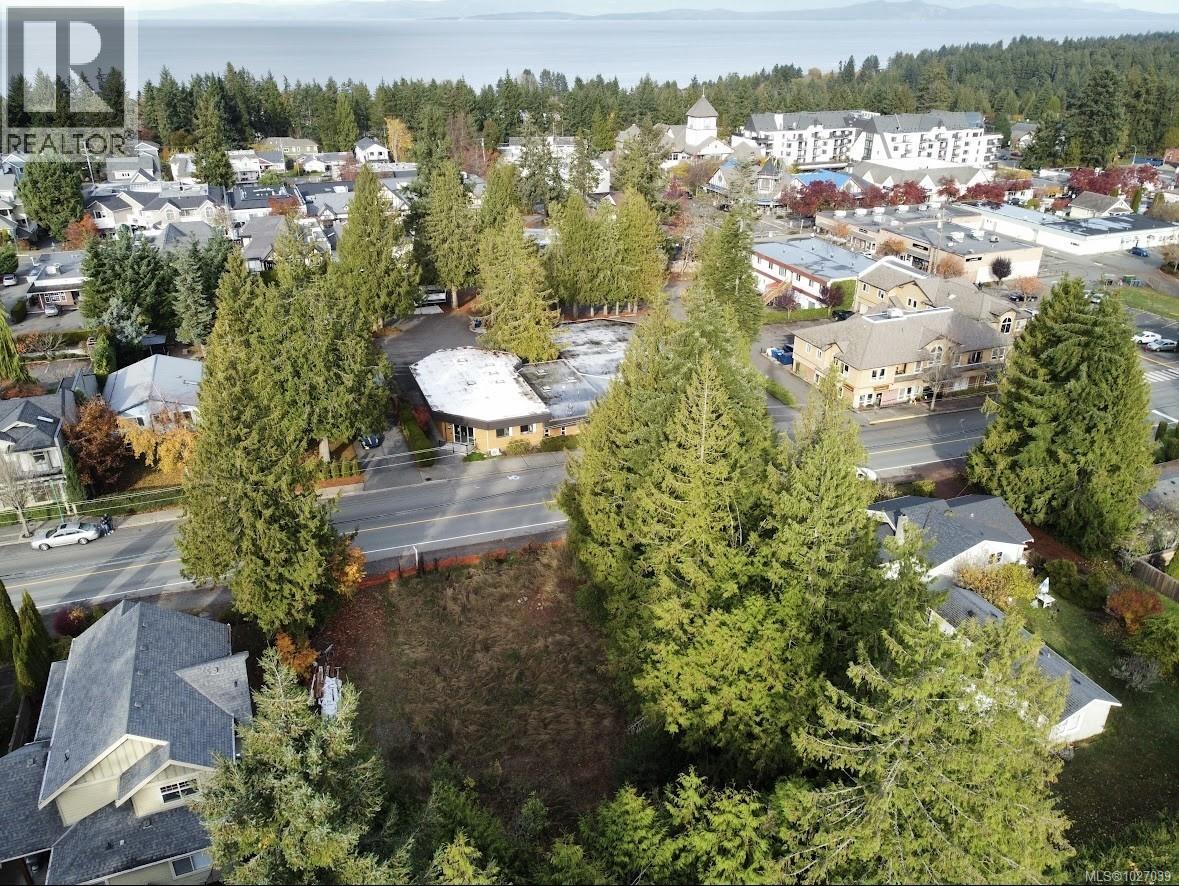 172 Fern Rd W, Qualicum Beach