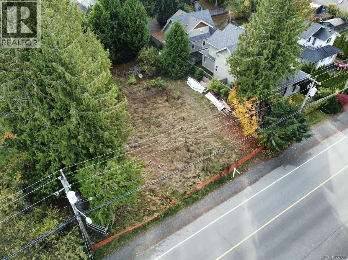 172 Fern Rd W, Qualicum Beach
