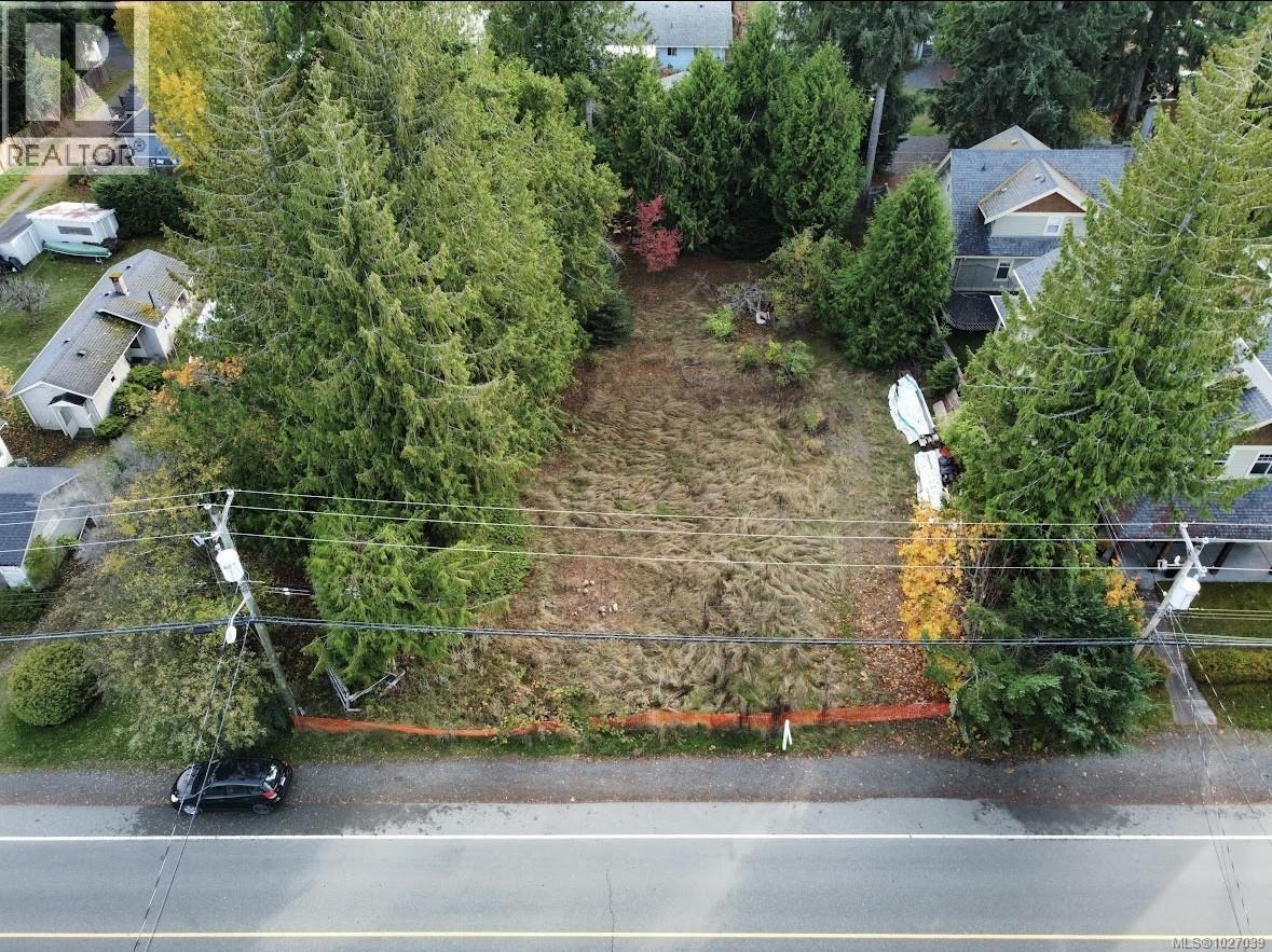 172 Fern Rd W, Qualicum Beach