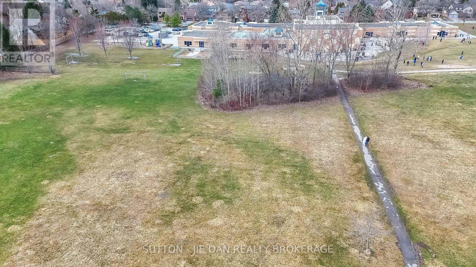 33 REPTON AVENUE - 32