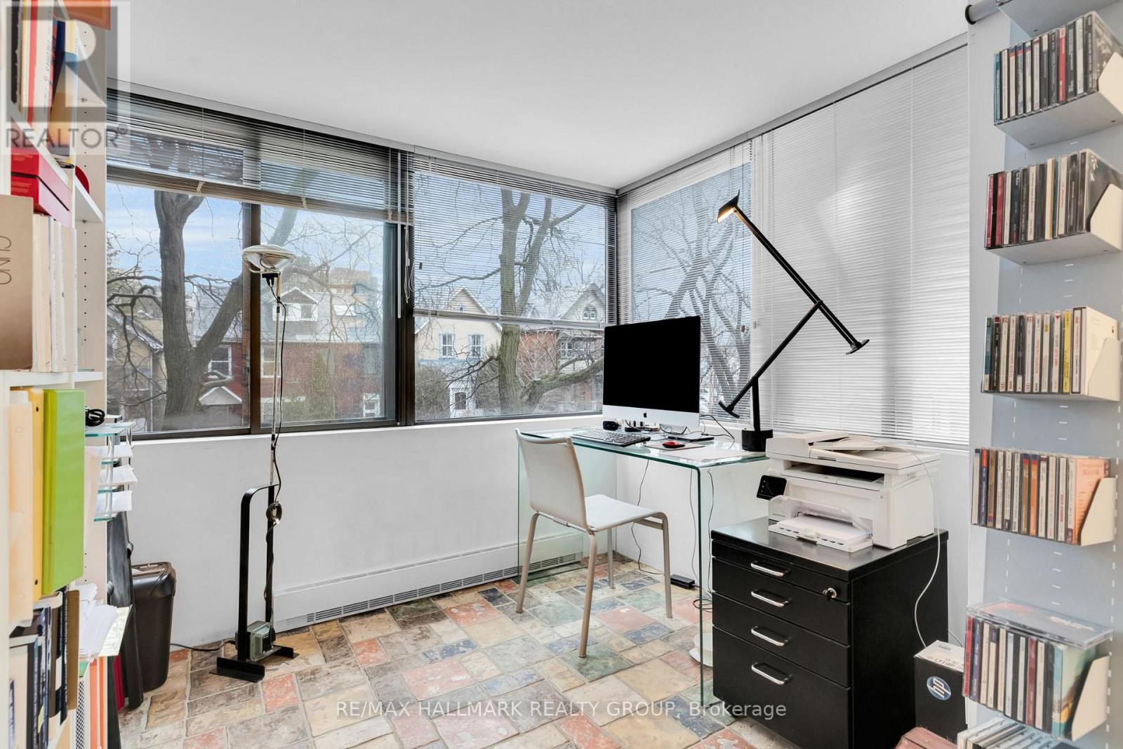#203 40 ARTHUR STREET - 24