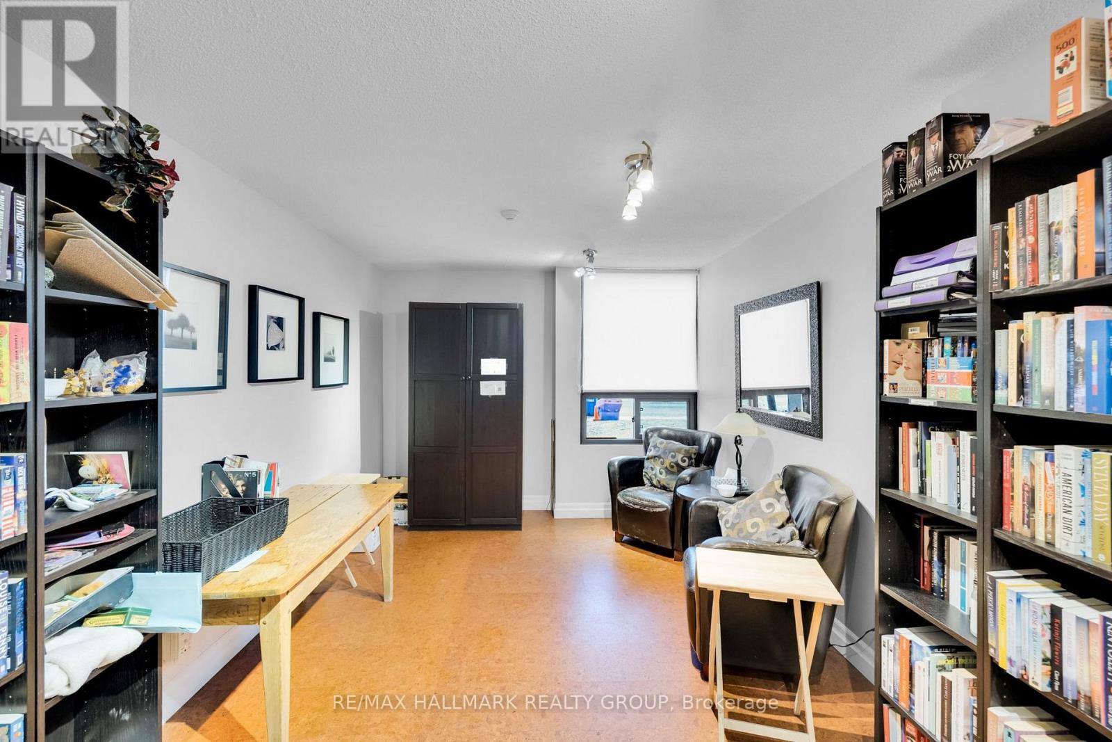 #203 40 ARTHUR STREET - 32