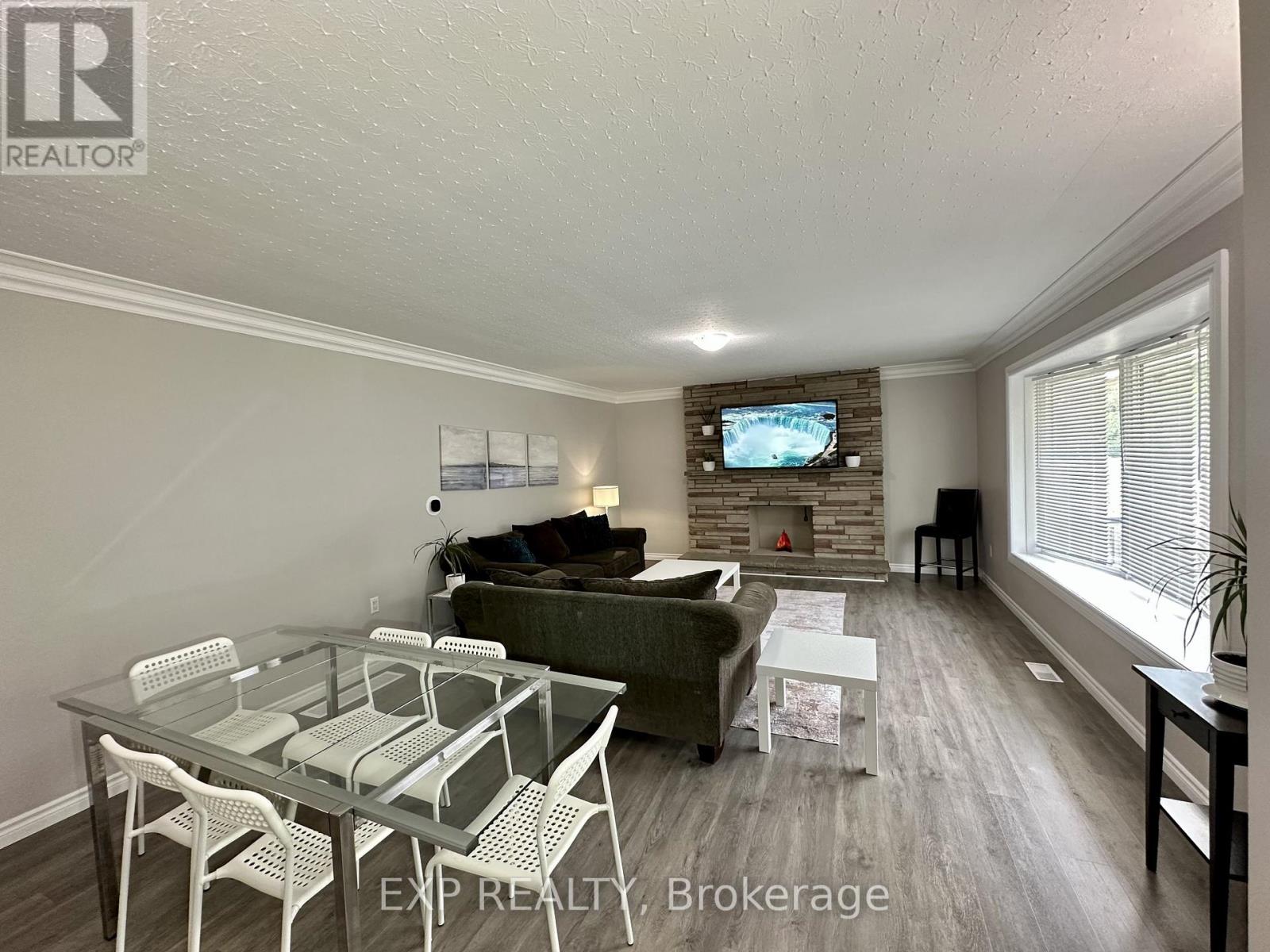 16 BROADVIEW AVENUE - 1