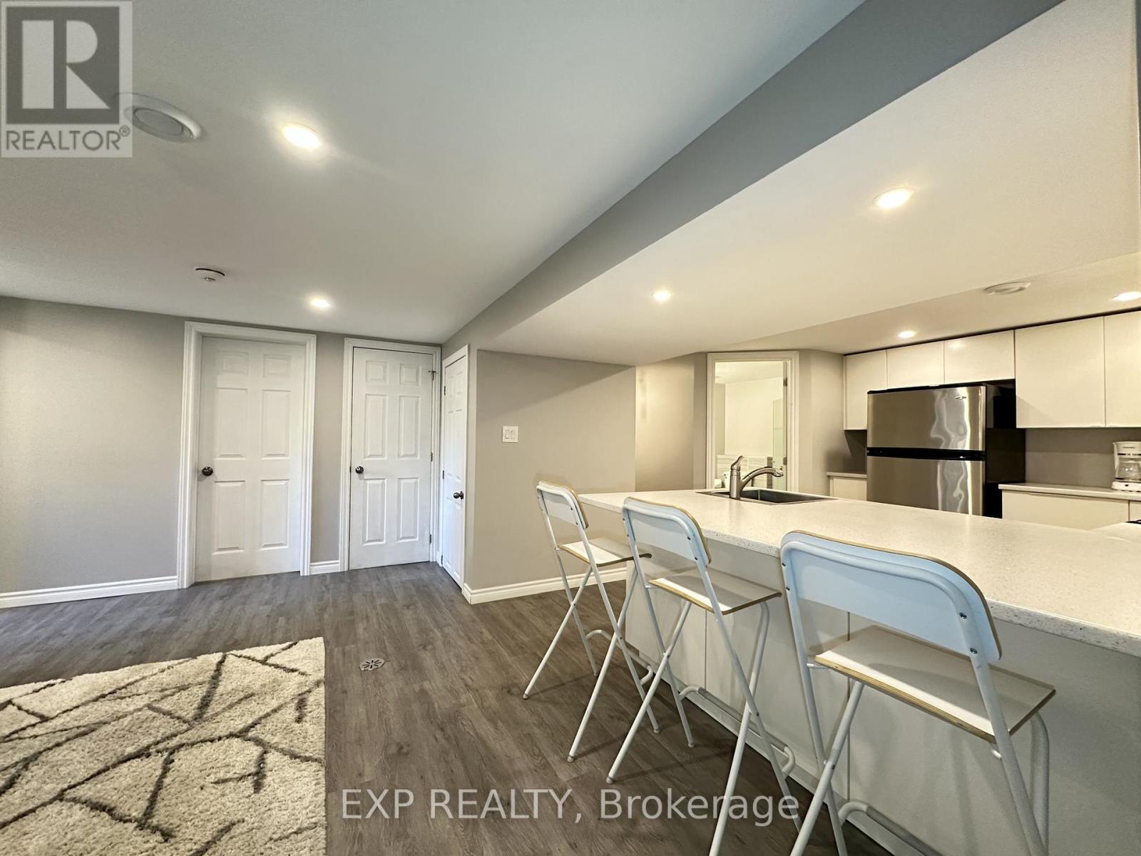 16 BROADVIEW AVENUE - 32