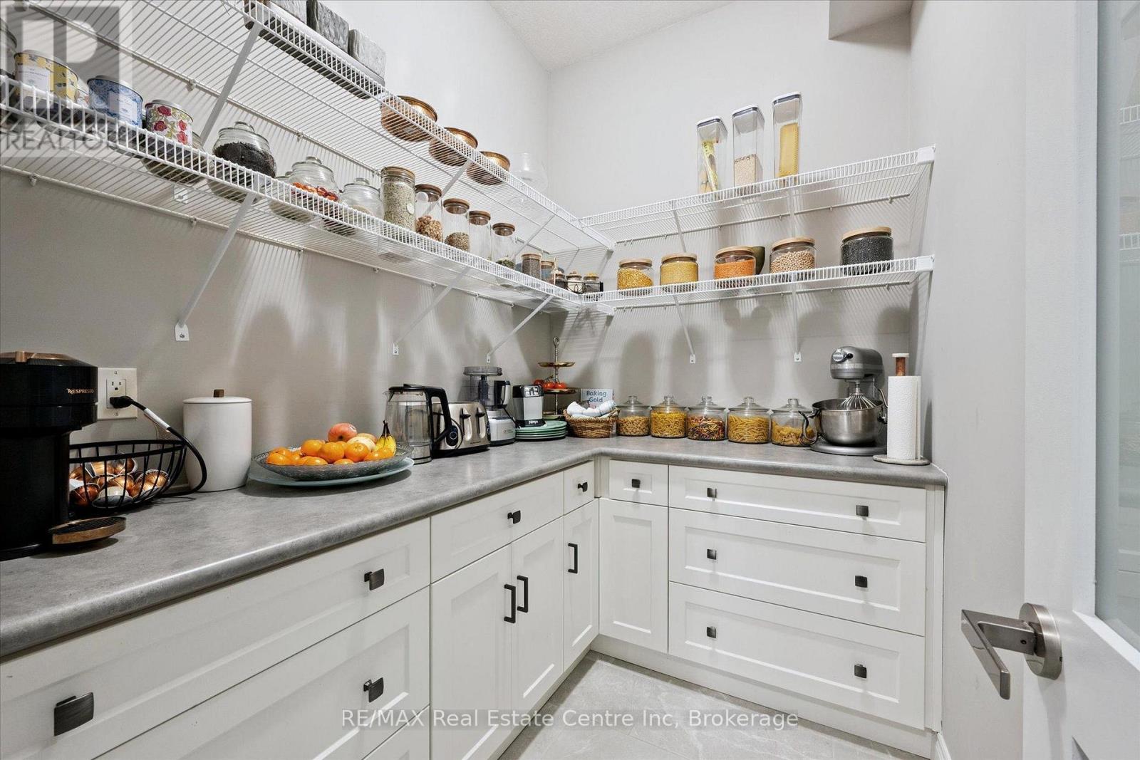187 AMBROUS CRESCENT - 9