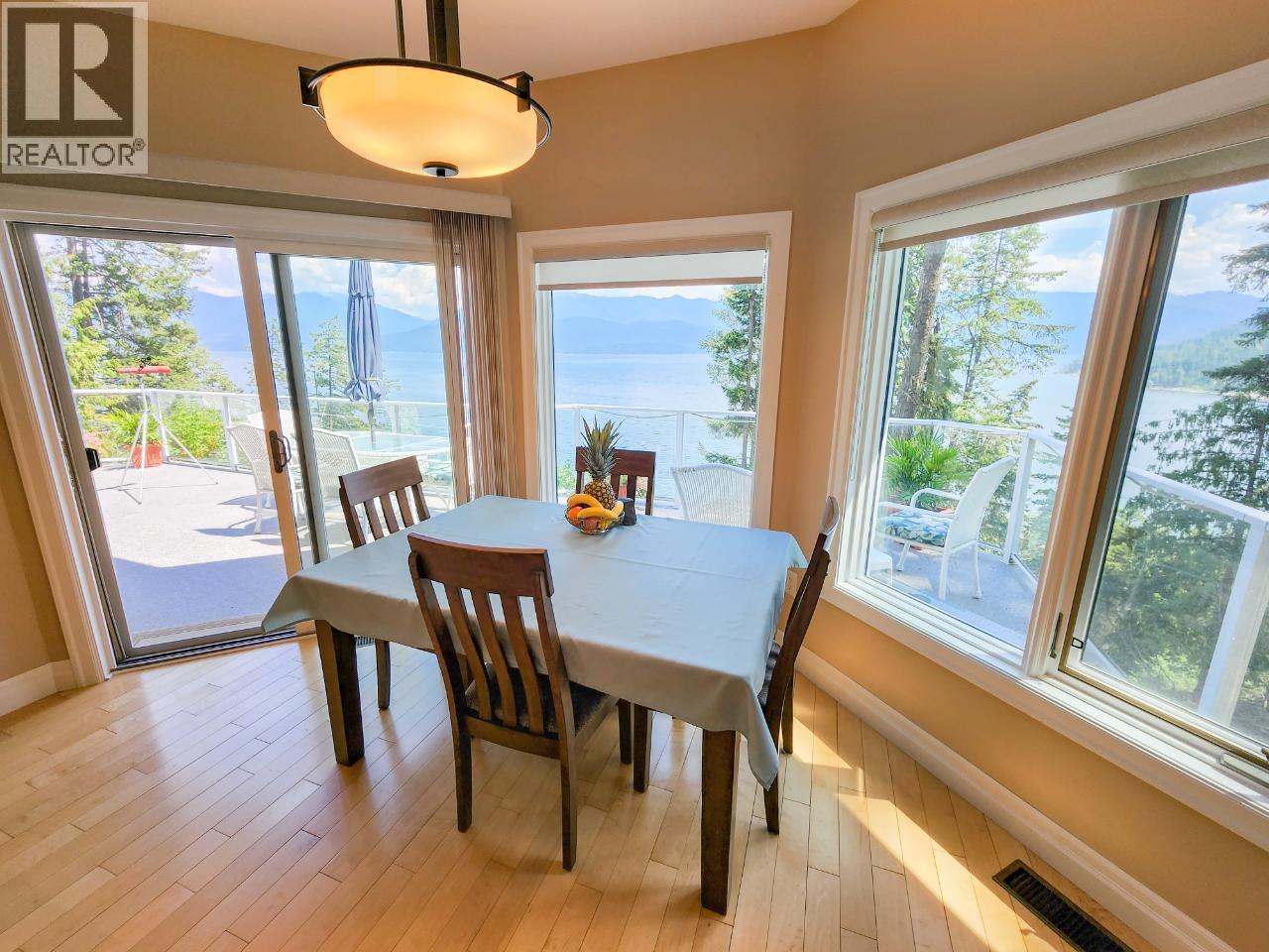 924 QUEENS Road, Balfour