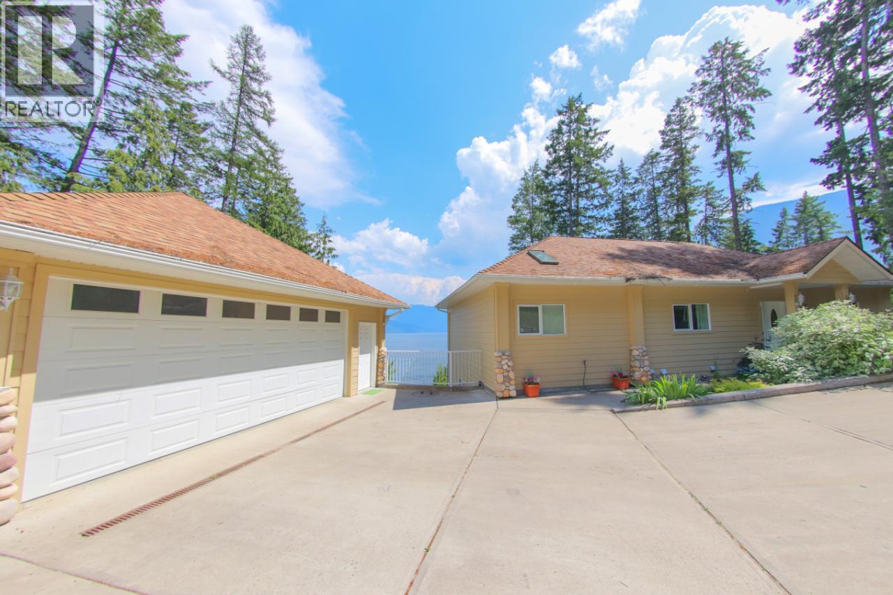 924 QUEENS Road, Balfour