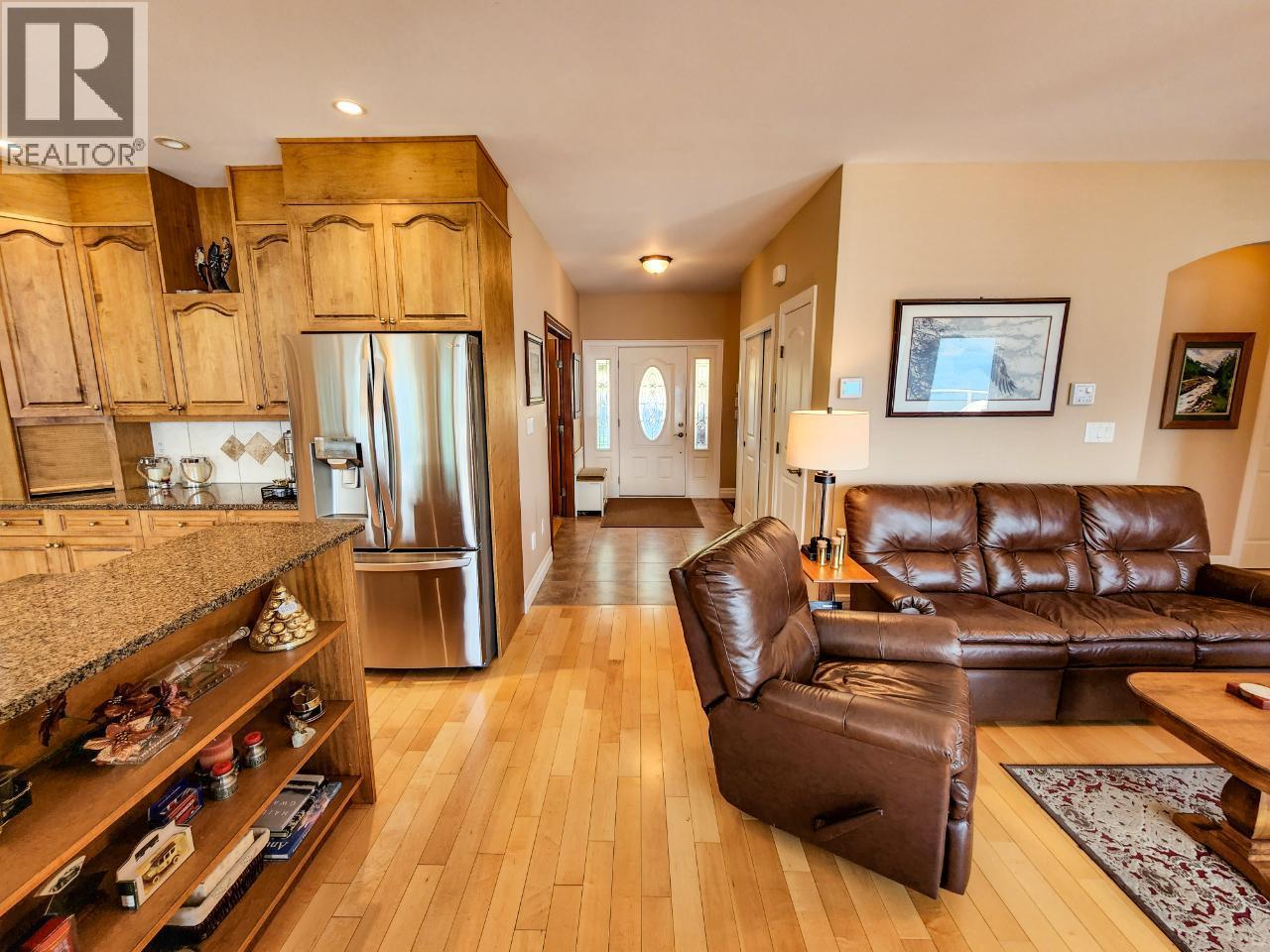 924 QUEENS Road, Balfour