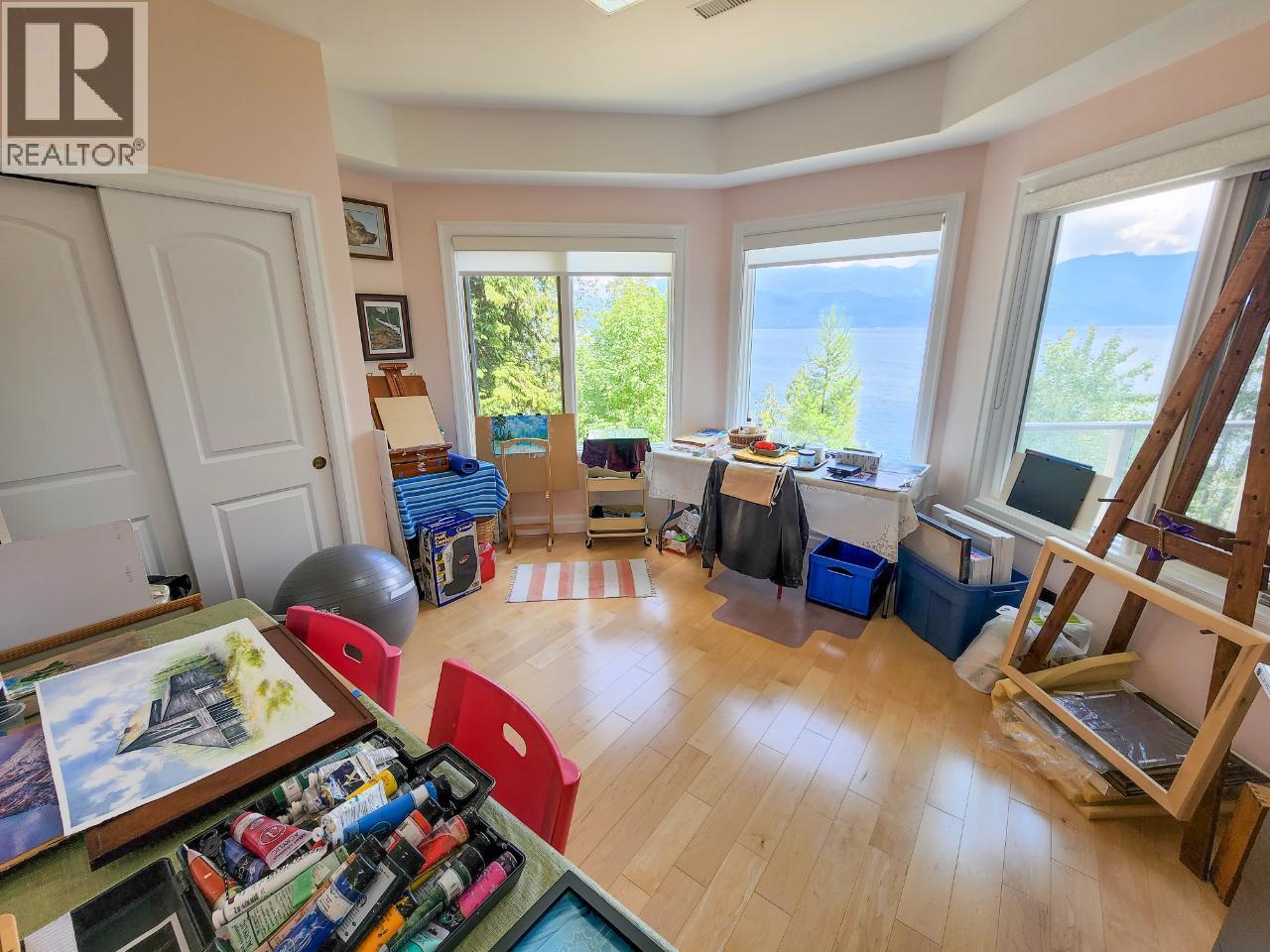 924 QUEENS Road, Balfour