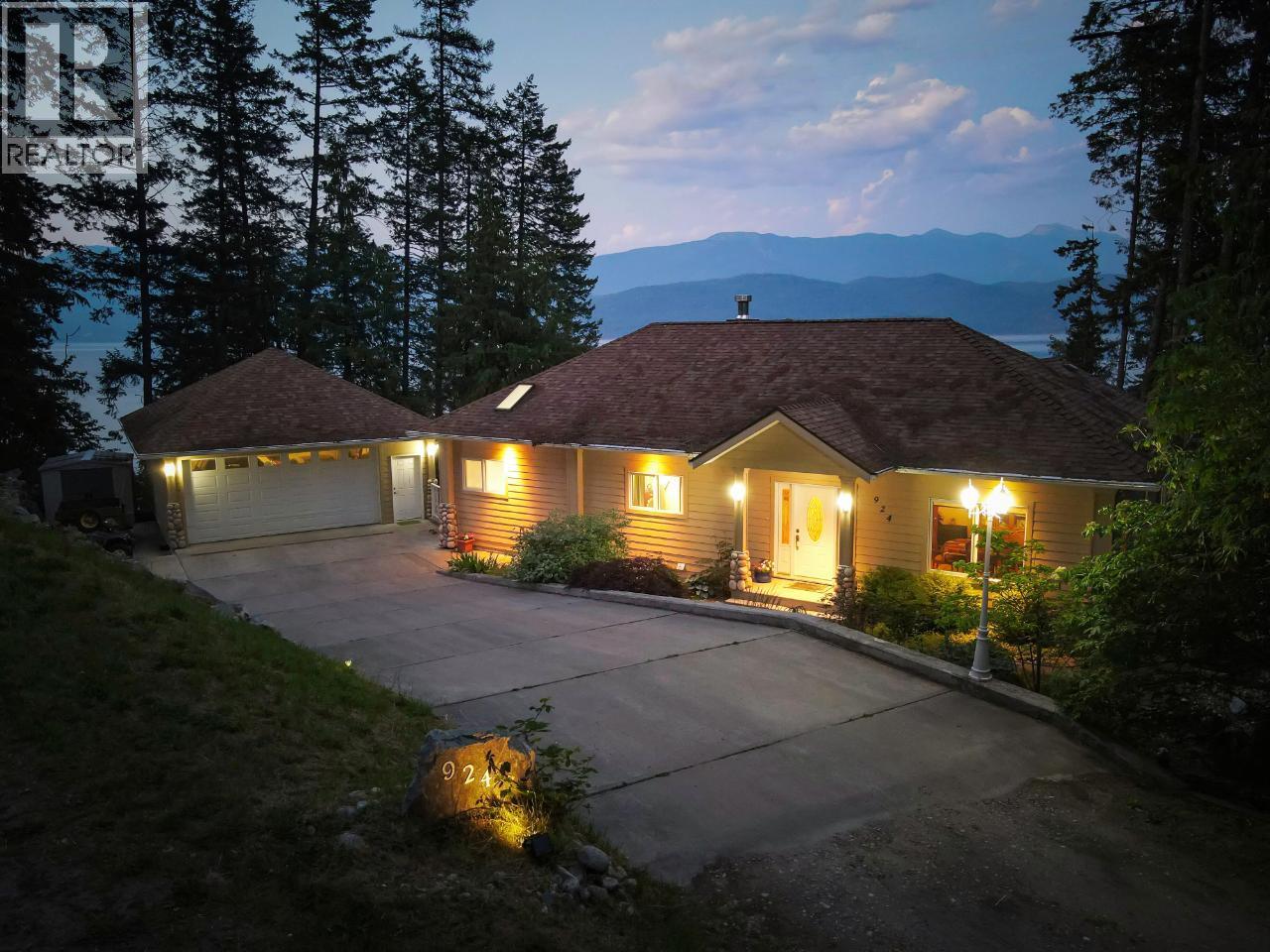 924 QUEENS Road, Balfour