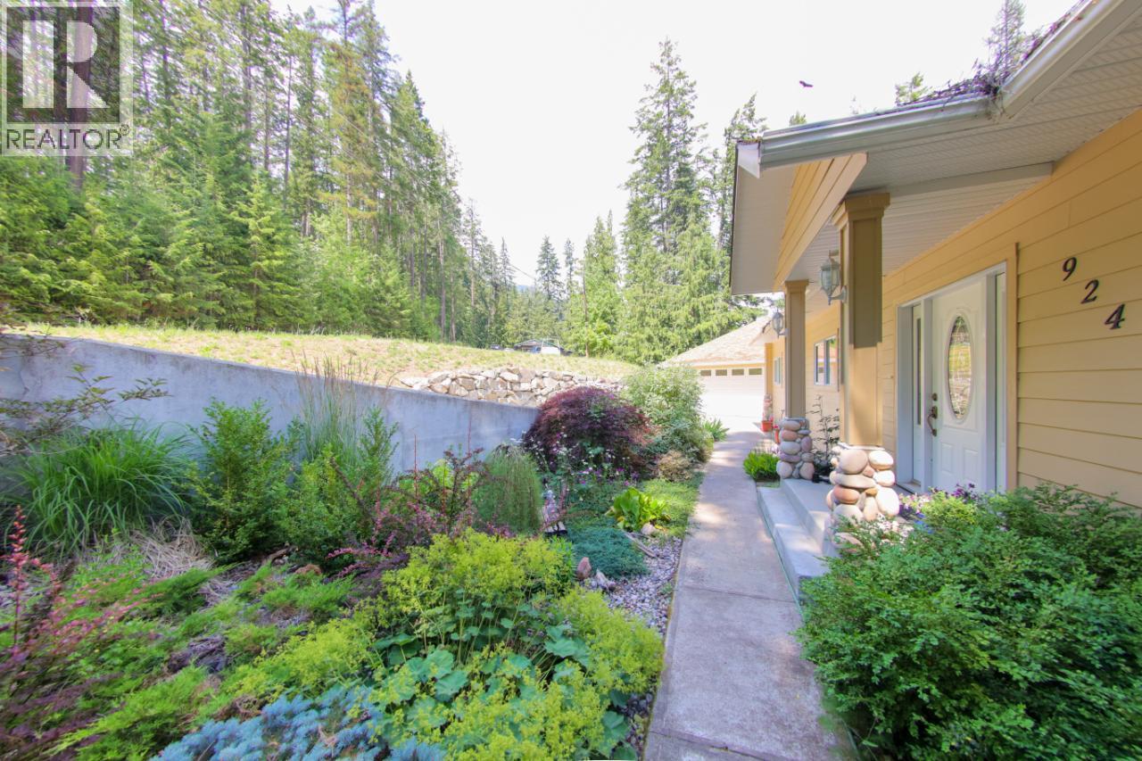 924 QUEENS Road, Balfour