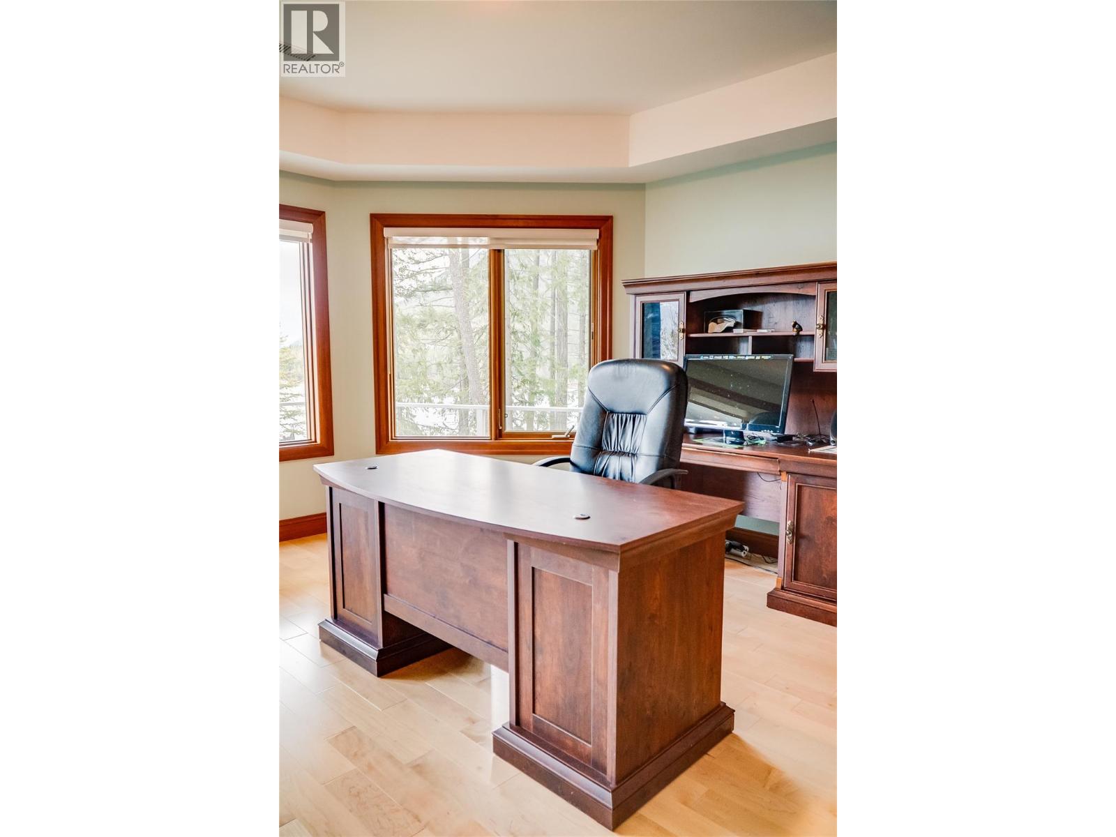 924 QUEENS Road, Balfour