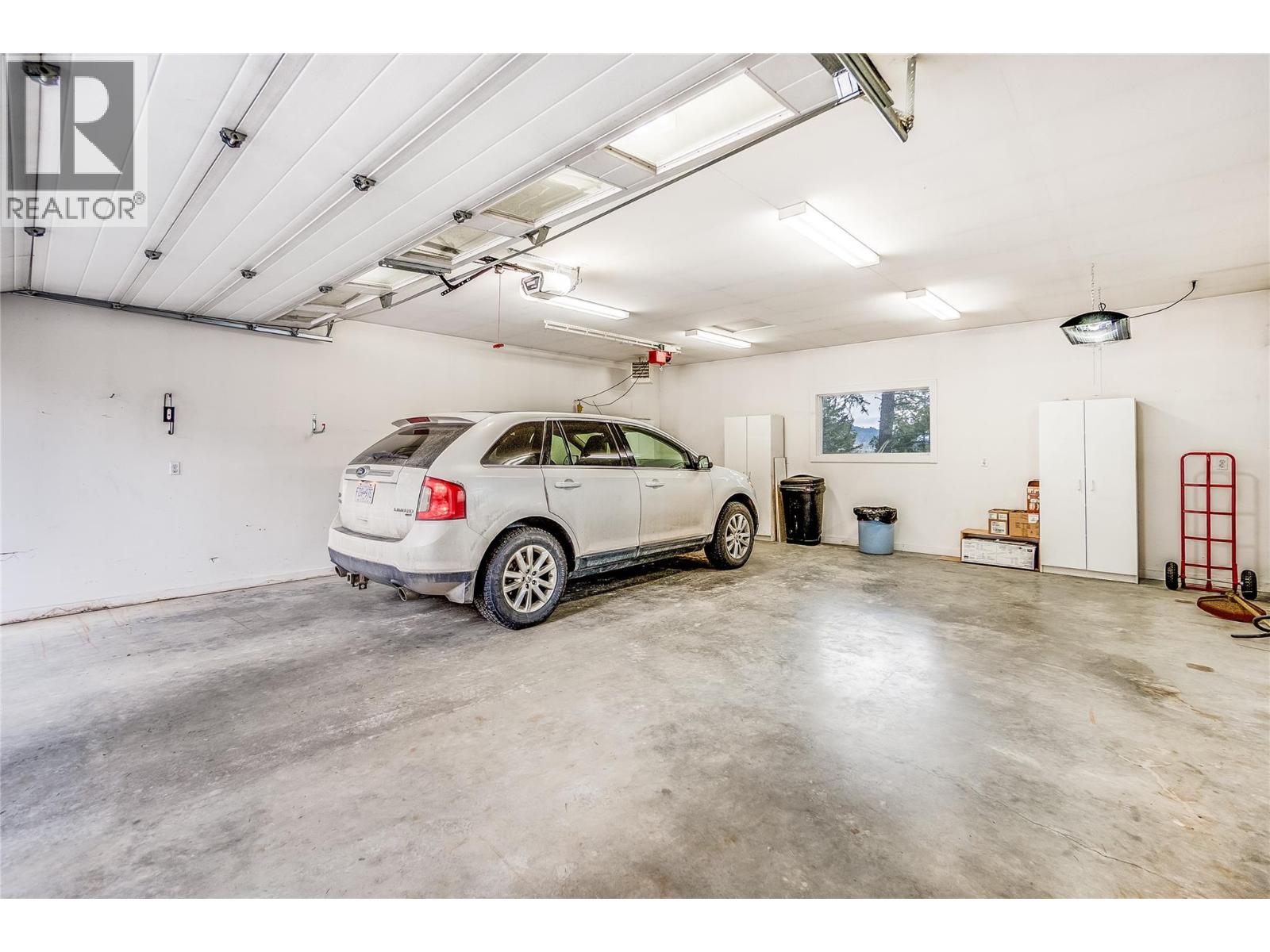 924 QUEENS Road, Balfour