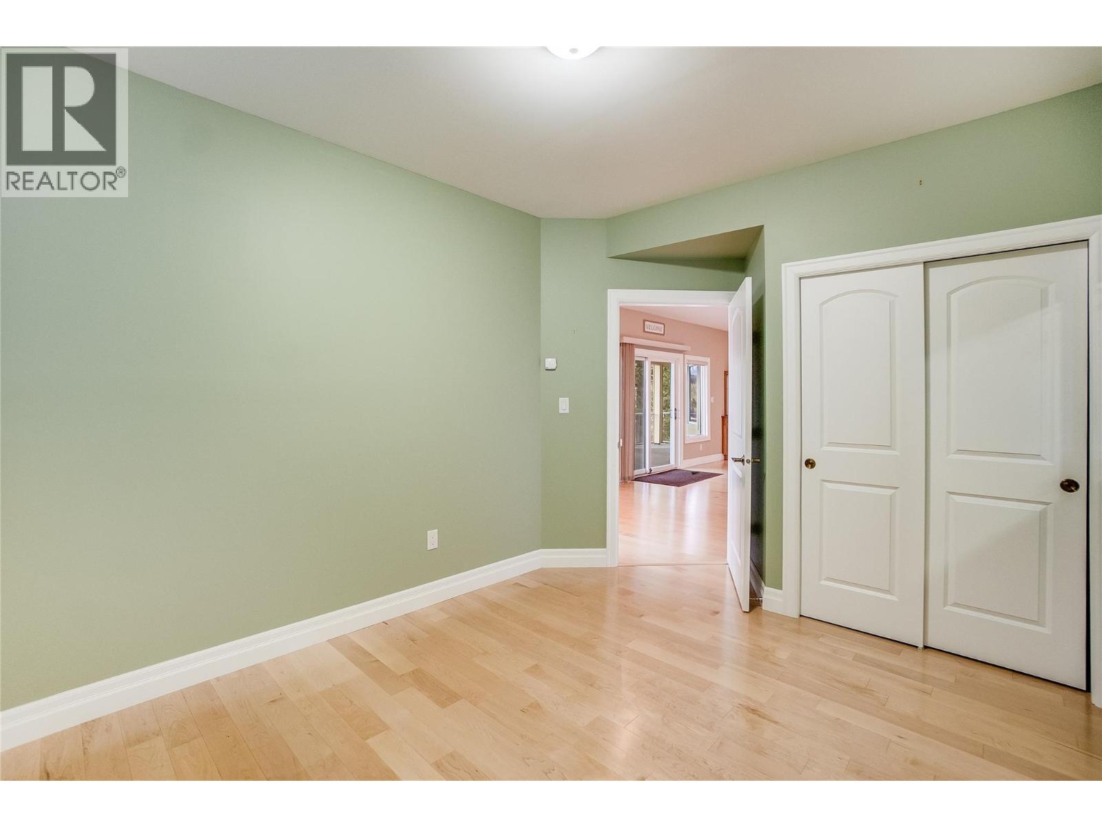 924 QUEENS Road, Balfour