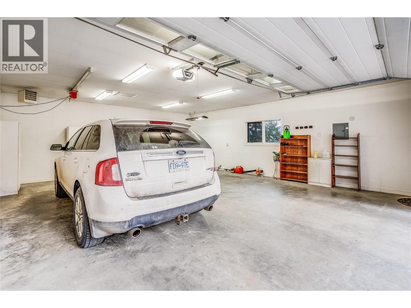 924 QUEENS Road, Balfour