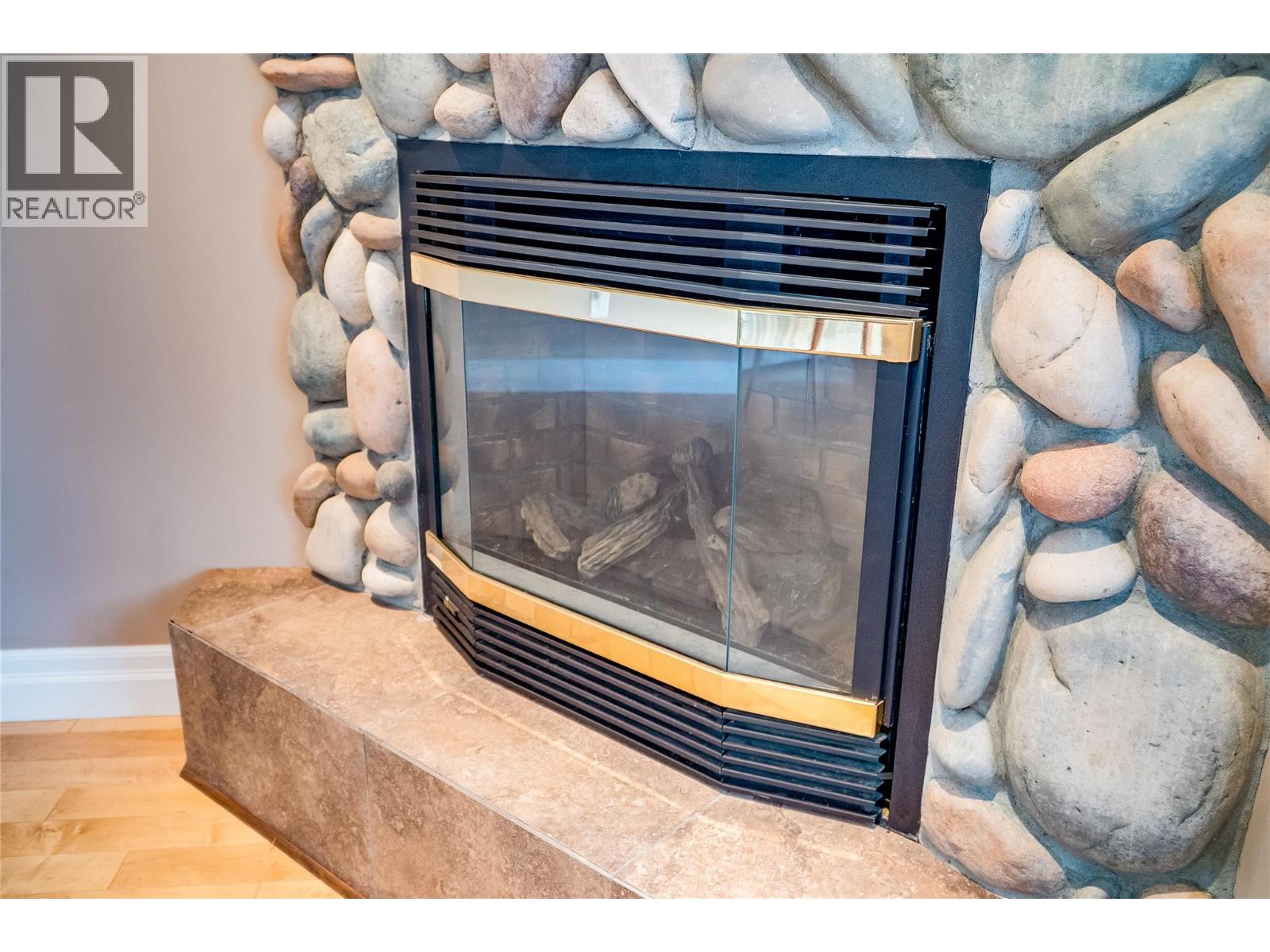 924 QUEENS Road, Balfour