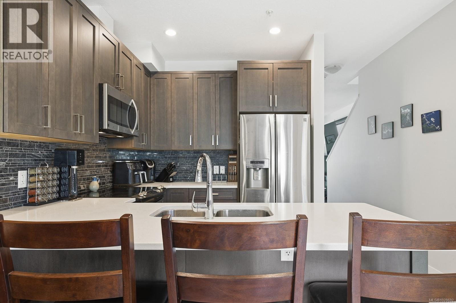 #128 6057 DOUMONT RD - 11