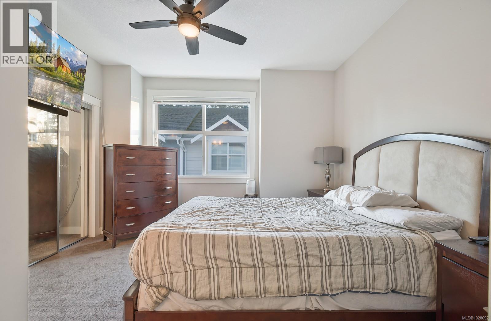 #128 6057 DOUMONT RD - 15