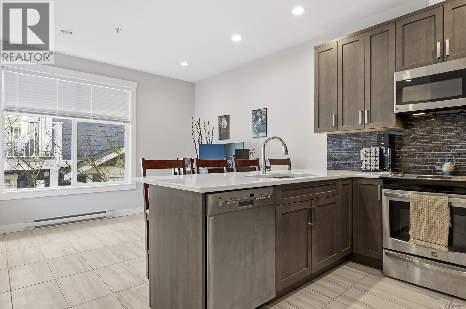 #128 6057 DOUMONT RD - 9