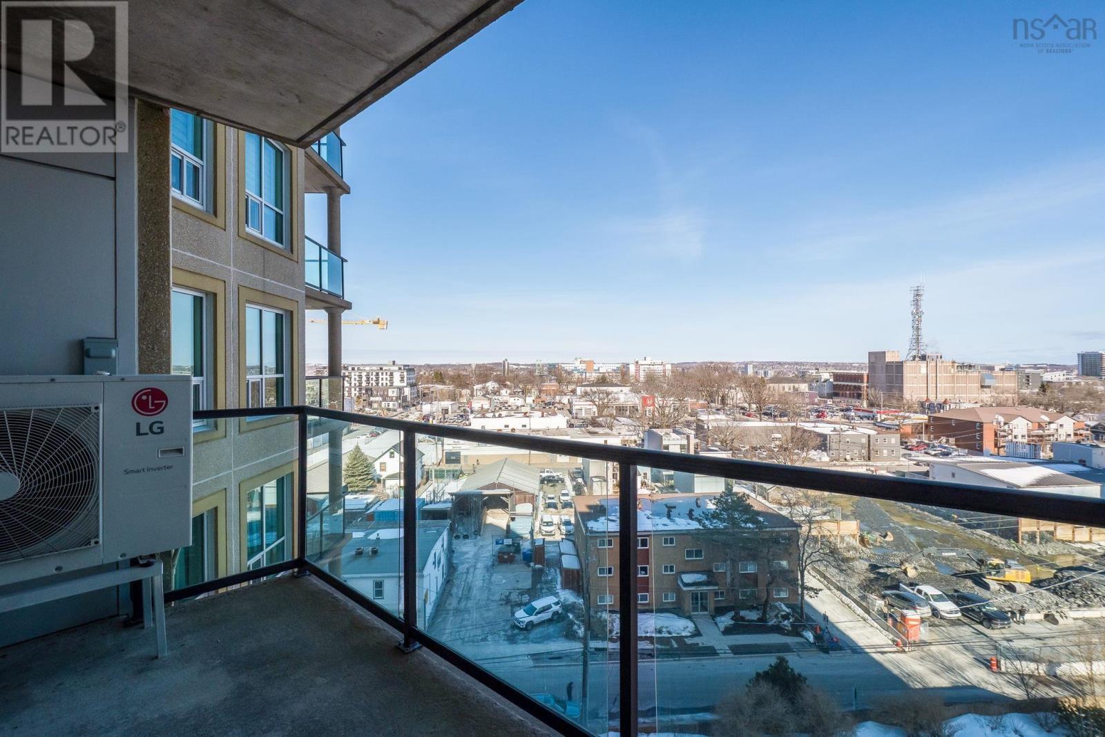 Property 14 of 32 of 707 2677 Gladstone Street