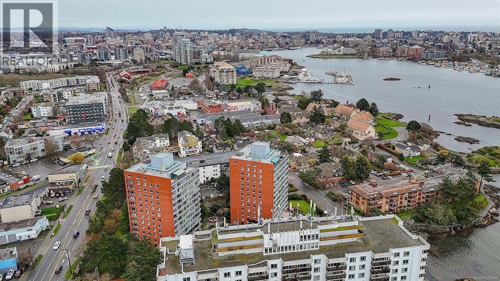 325 Maitland St, Victoria - Exteriors - Full Complex View, Drone/Aerial View - Photo 6