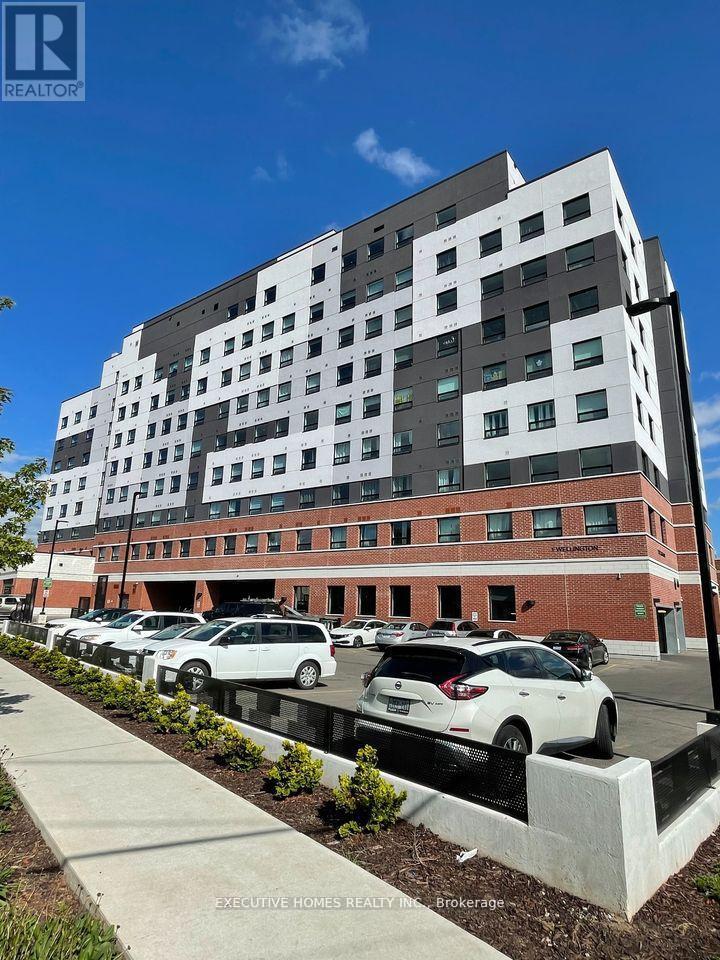 #611 1 WELLINGTON STREET - 1