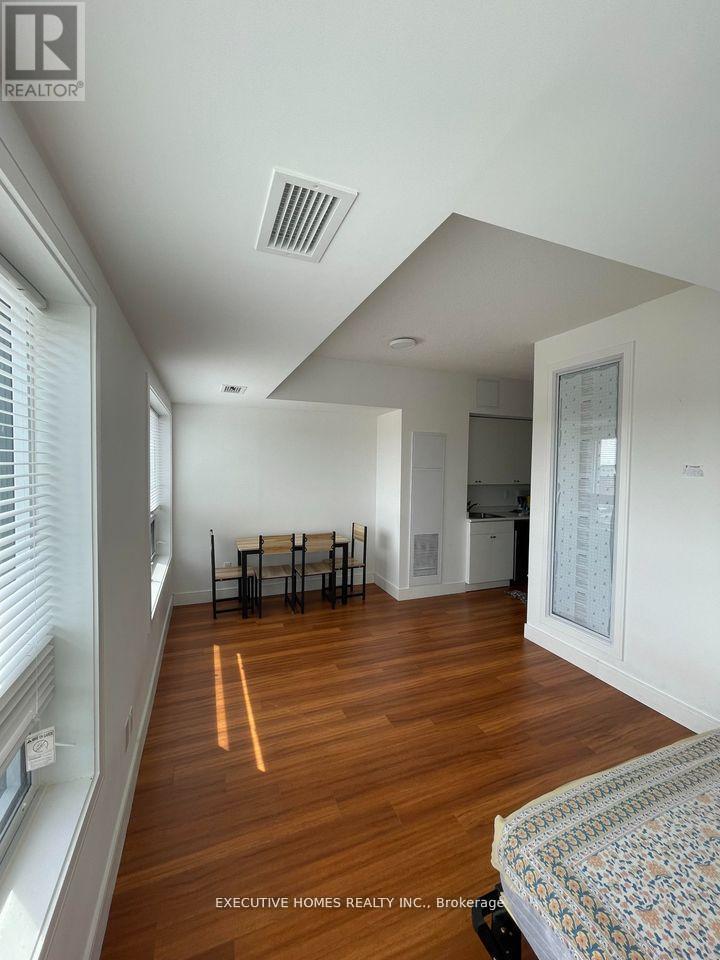 #611 1 WELLINGTON STREET - 10