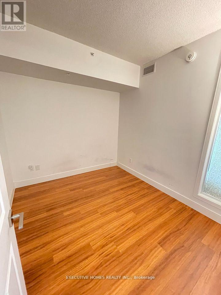 #611 1 WELLINGTON STREET - 11