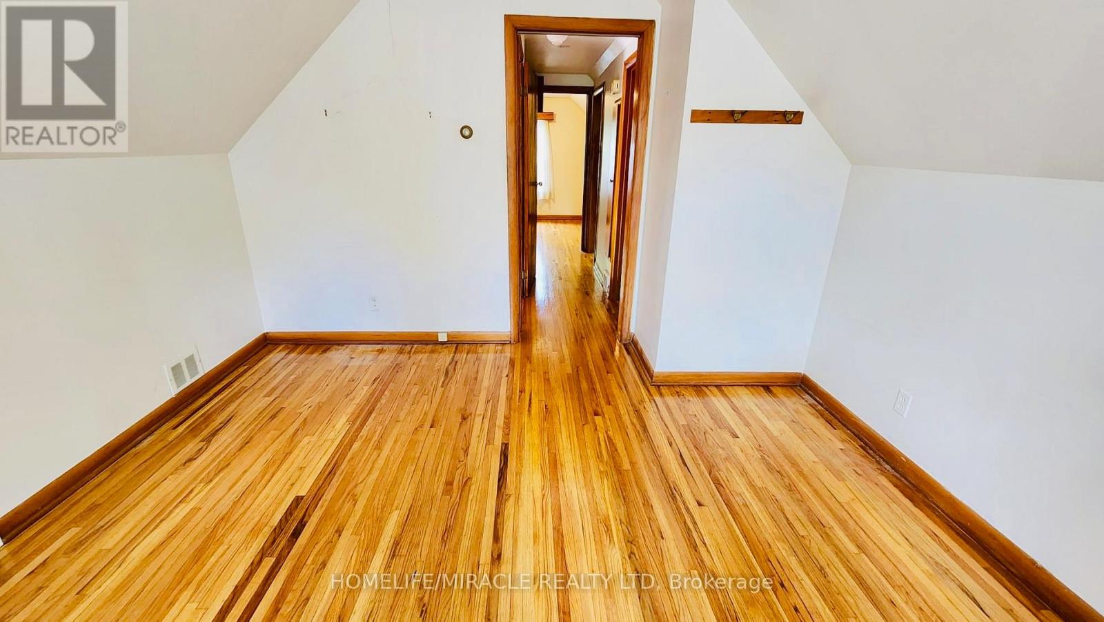 486 MATTHEW BRADY AVENUE - 26
