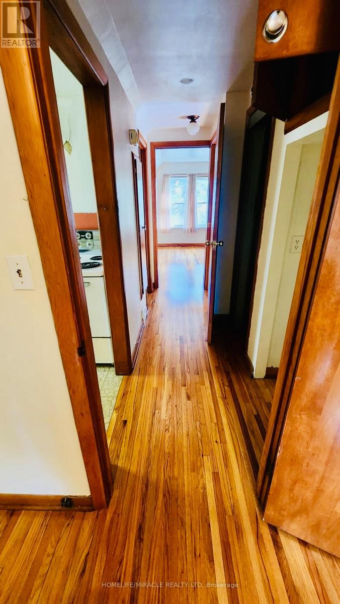 486 MATTHEW BRADY AVENUE - 27